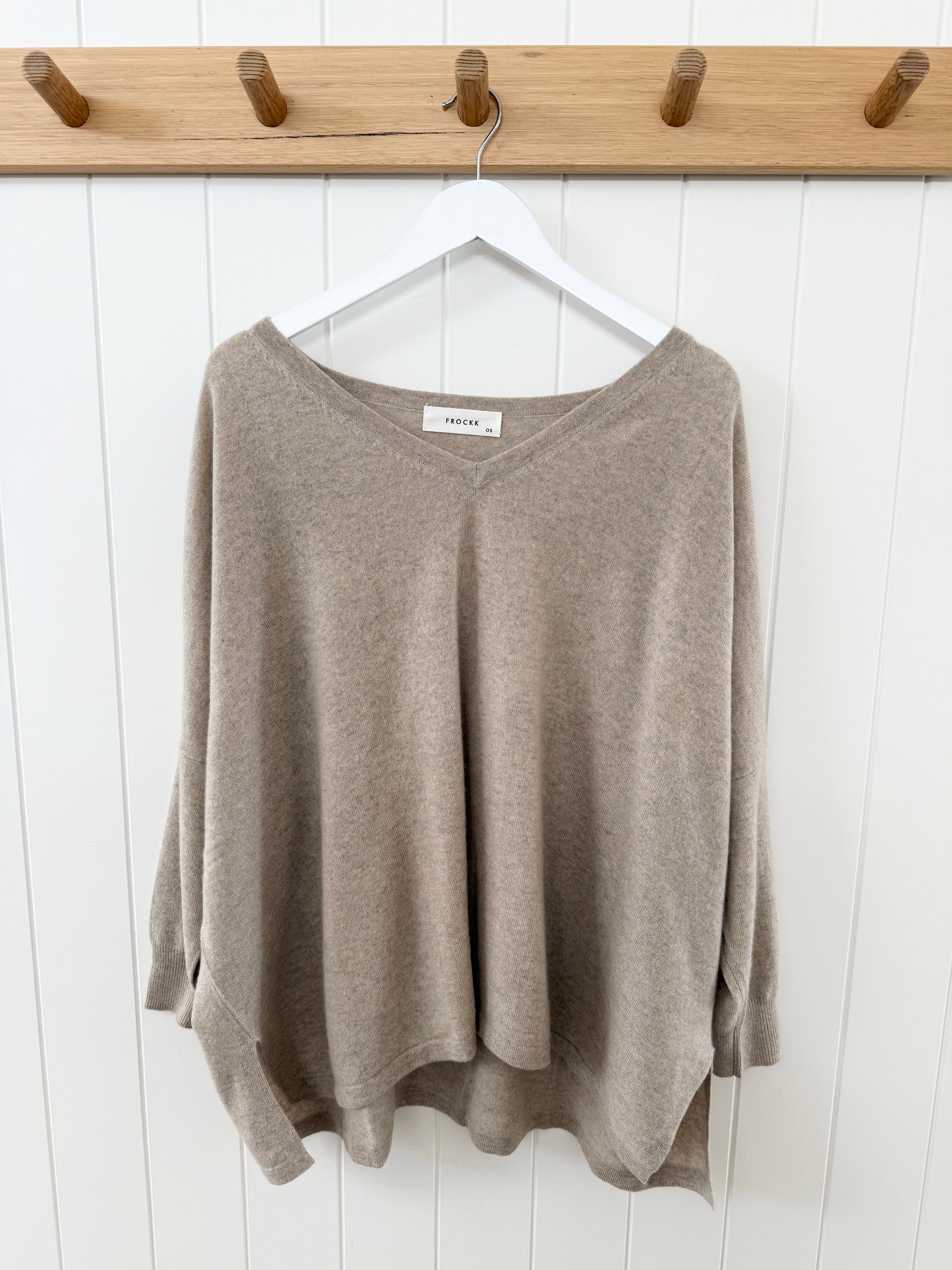 relaxed boyfriend knit- sand cashmere Apparel