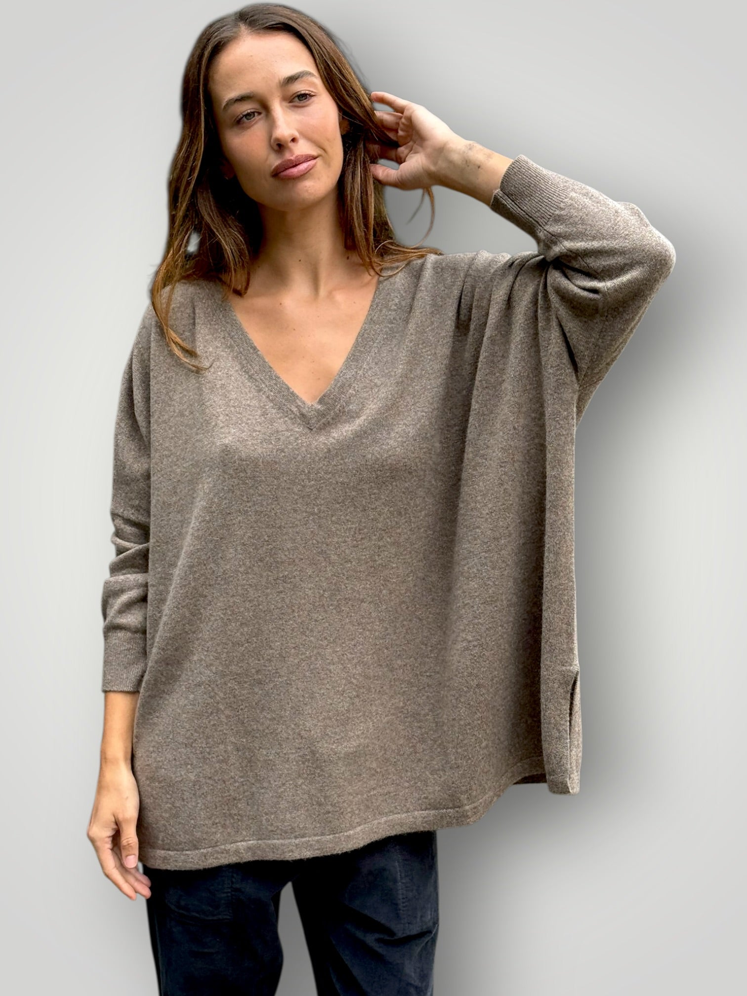 boyfriend v cashmere knit- light soil Apparel
