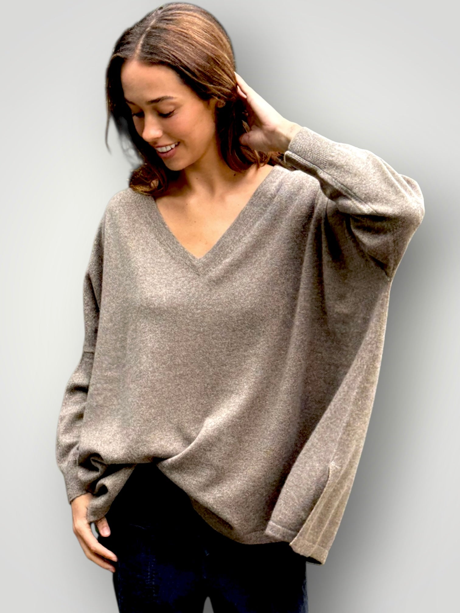 boyfriend v cashmere knit- light soil Apparel