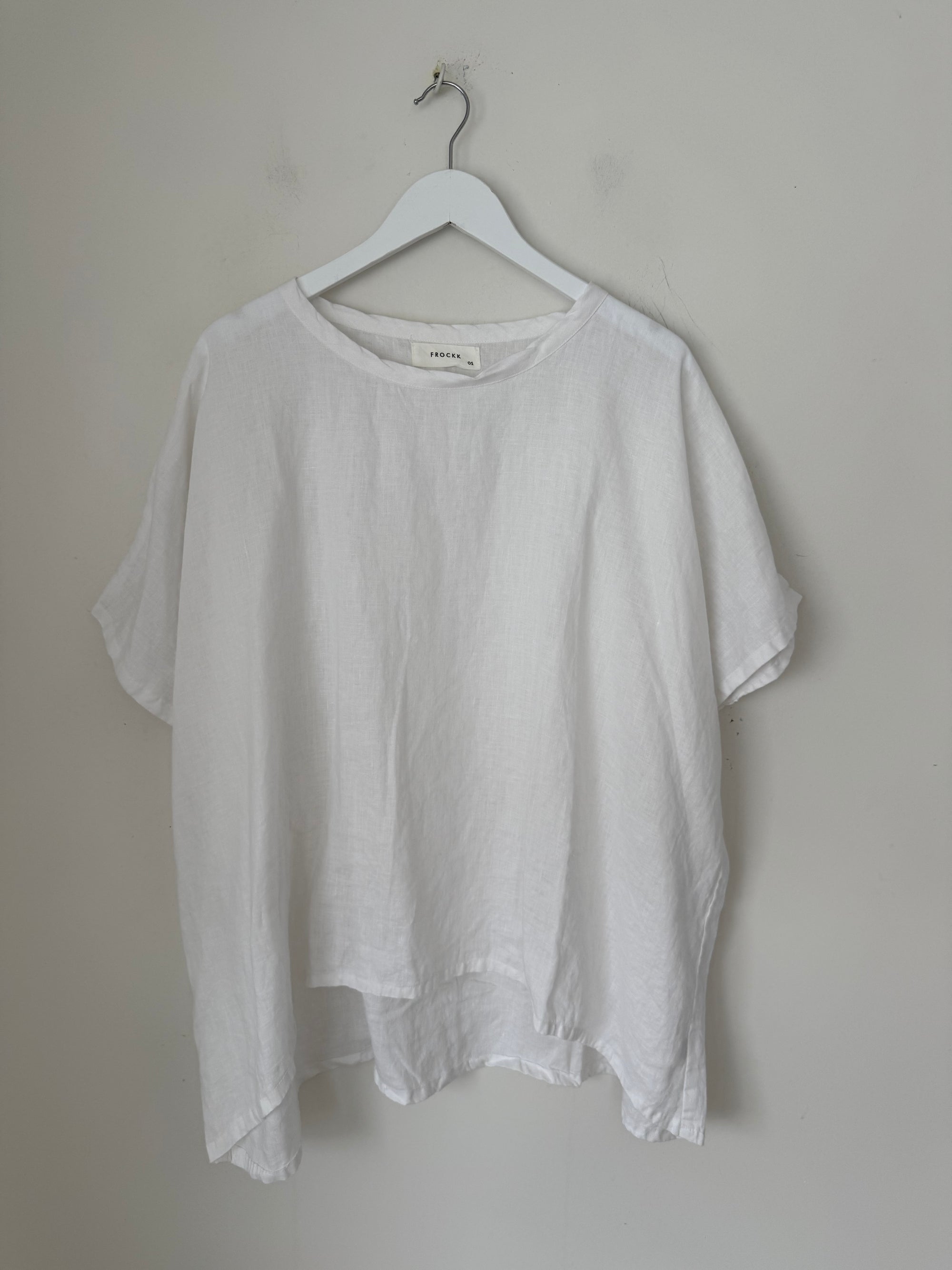 rachael top-white linen Apparel