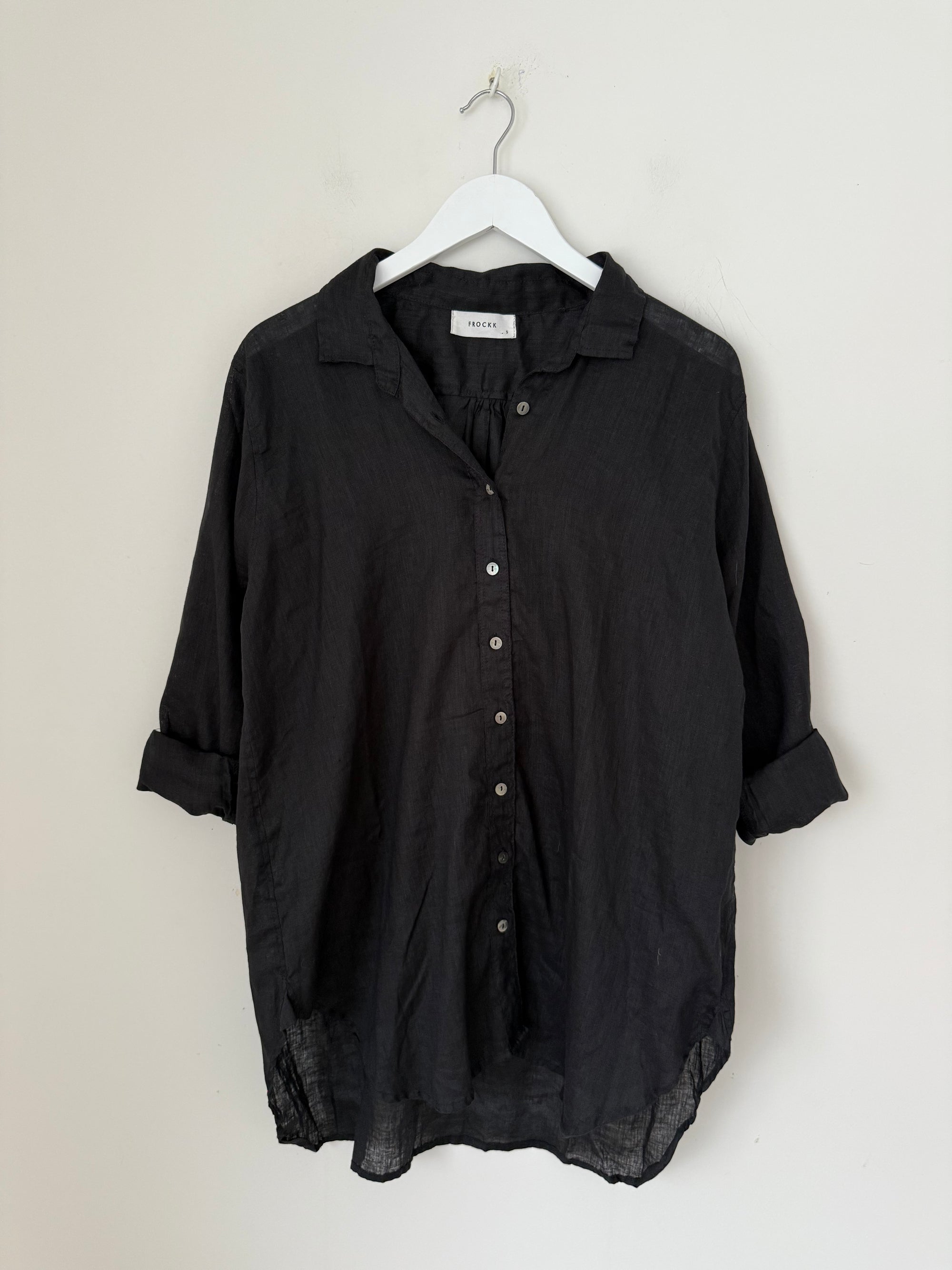 skyla shirt - black linen Apparel