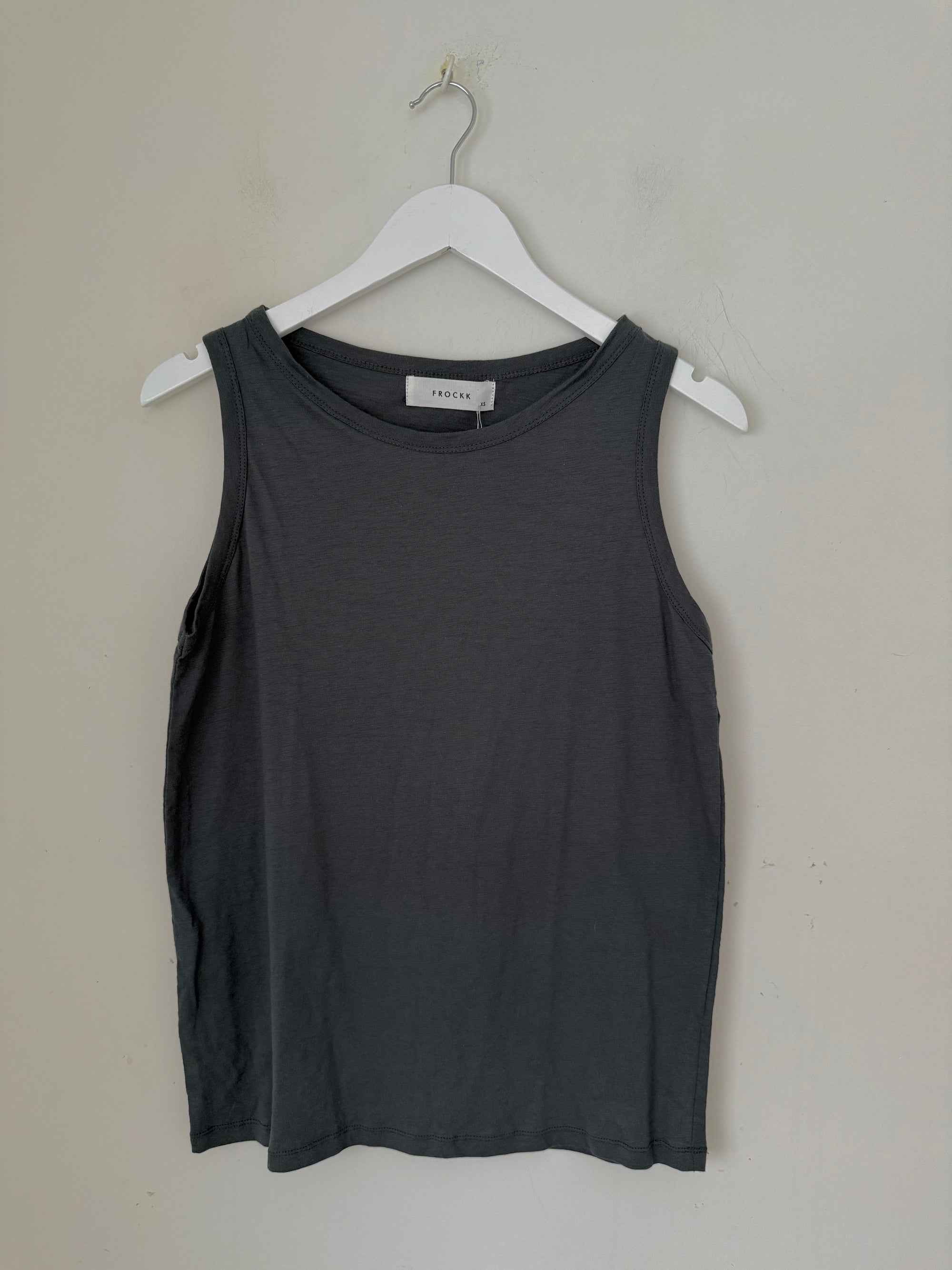 vera tank - charcoal cotton Apparel