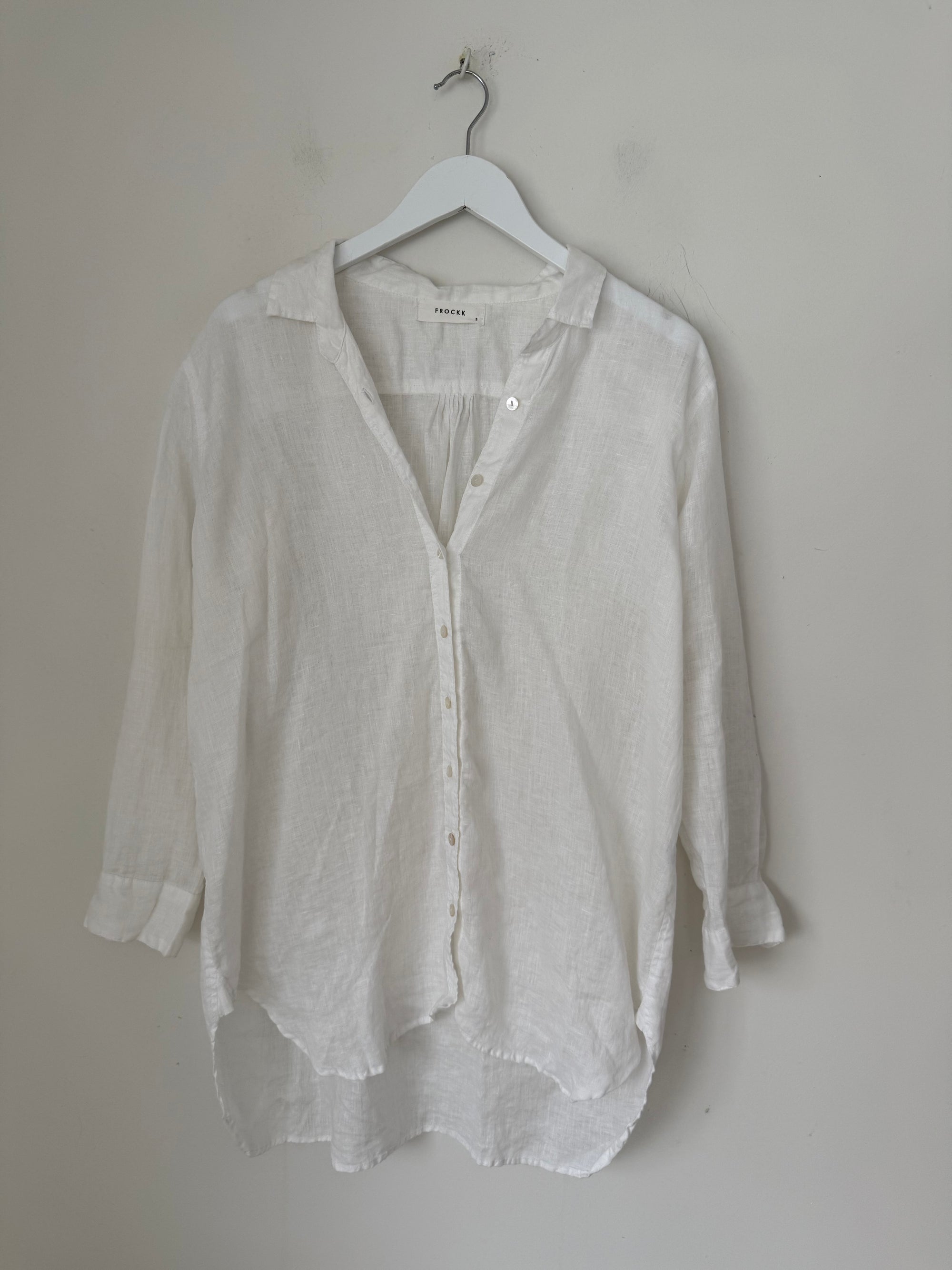 skyla shirt - white linen Apparel