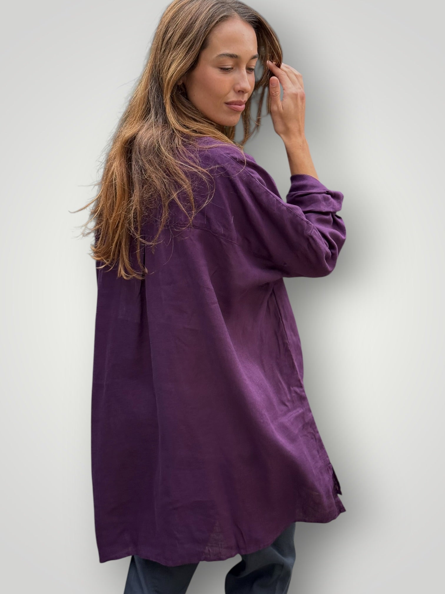 aiden boyfriend shirt -eggplant linen Apparel