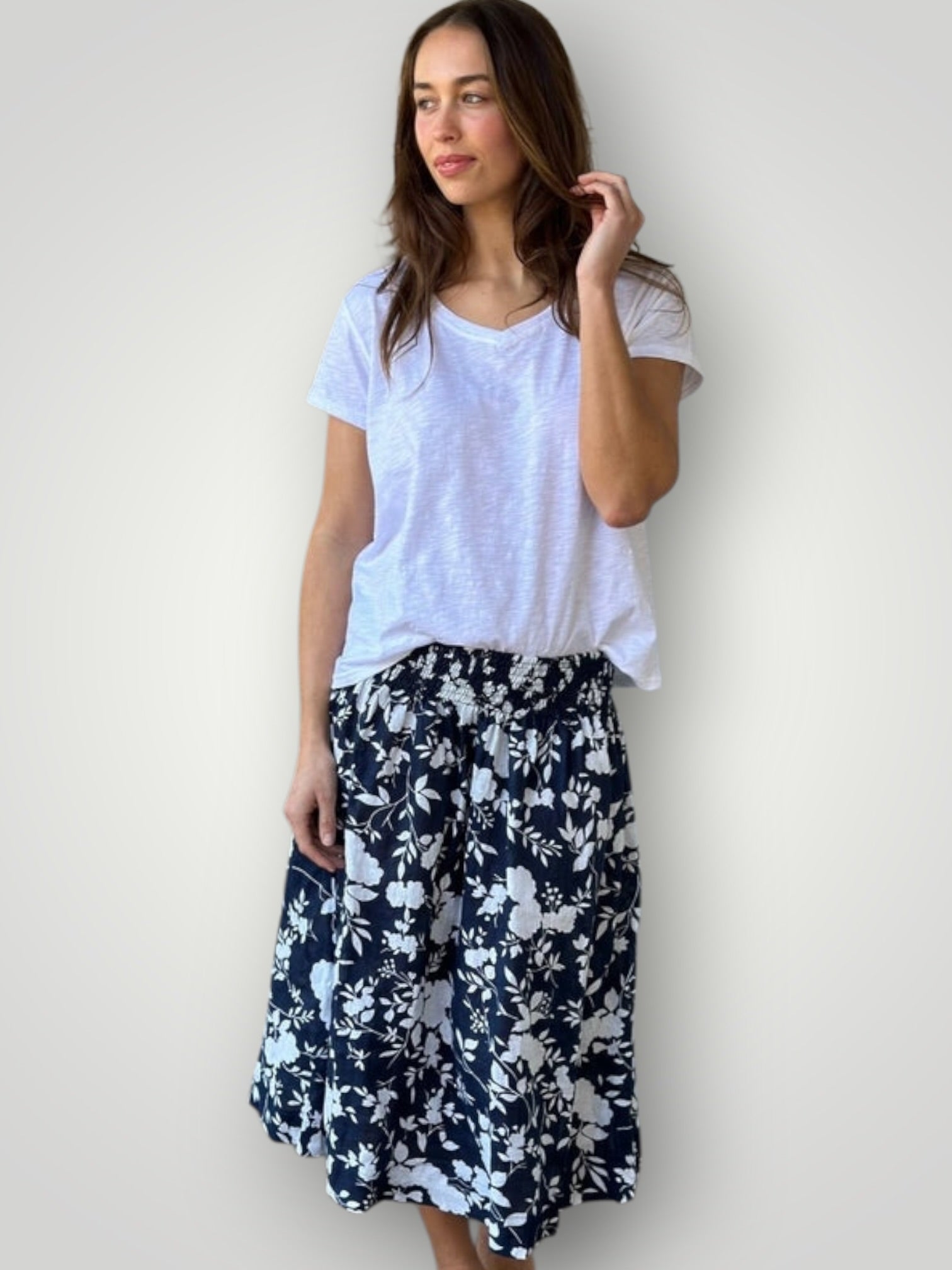 lola skirt - big navy flower linen Apparel