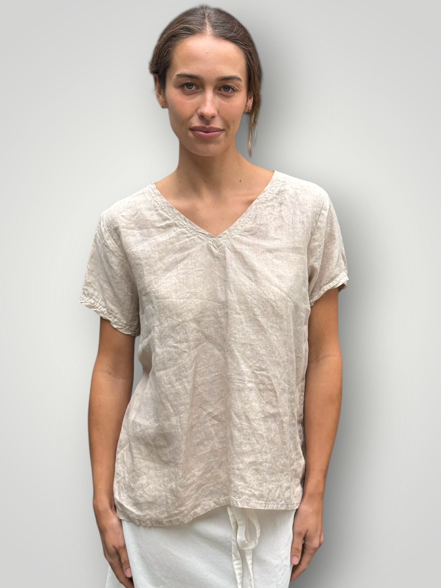 ellie v neck -natural linen Apparel