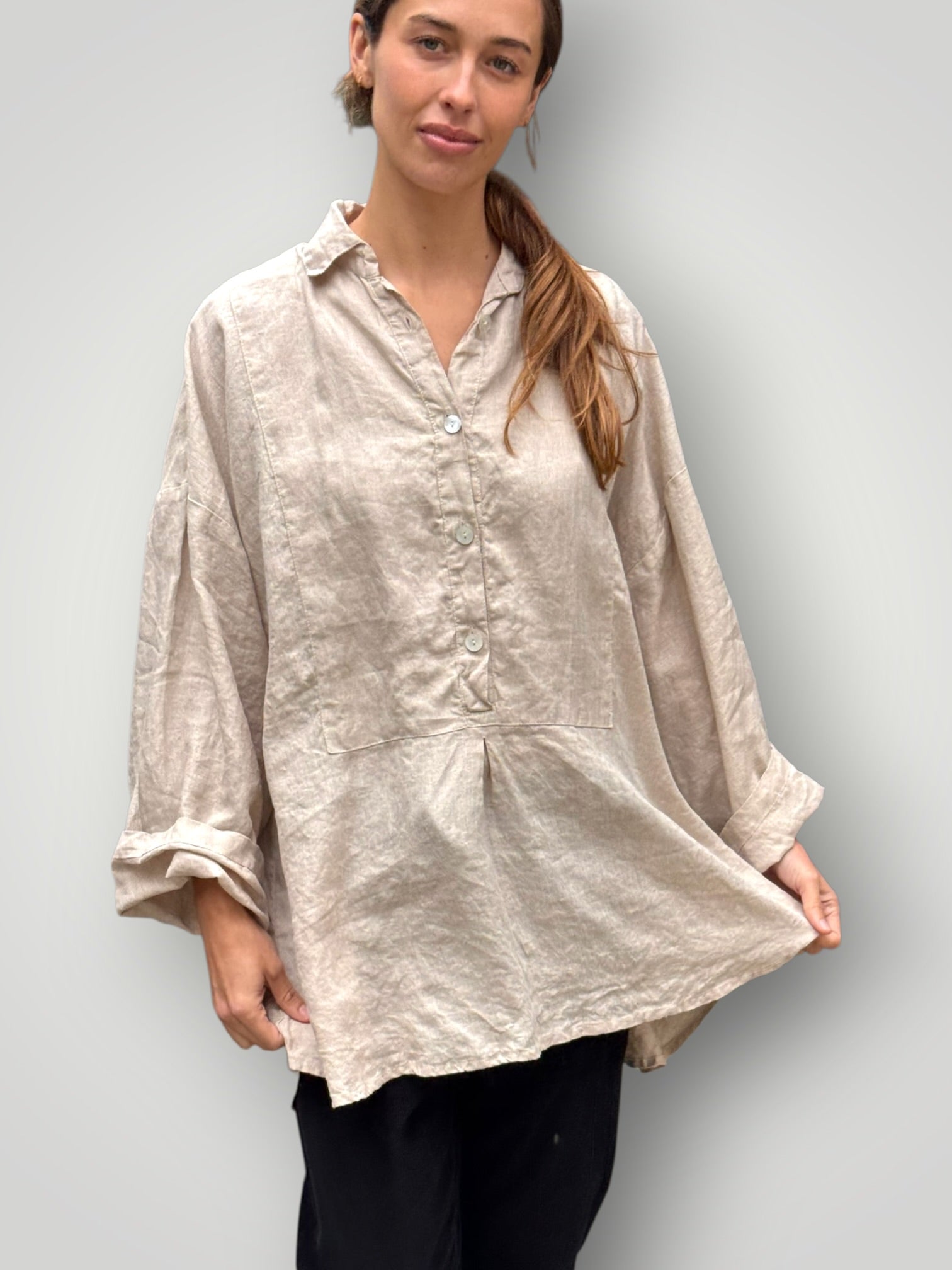 megan shirt - natural linen Apparel