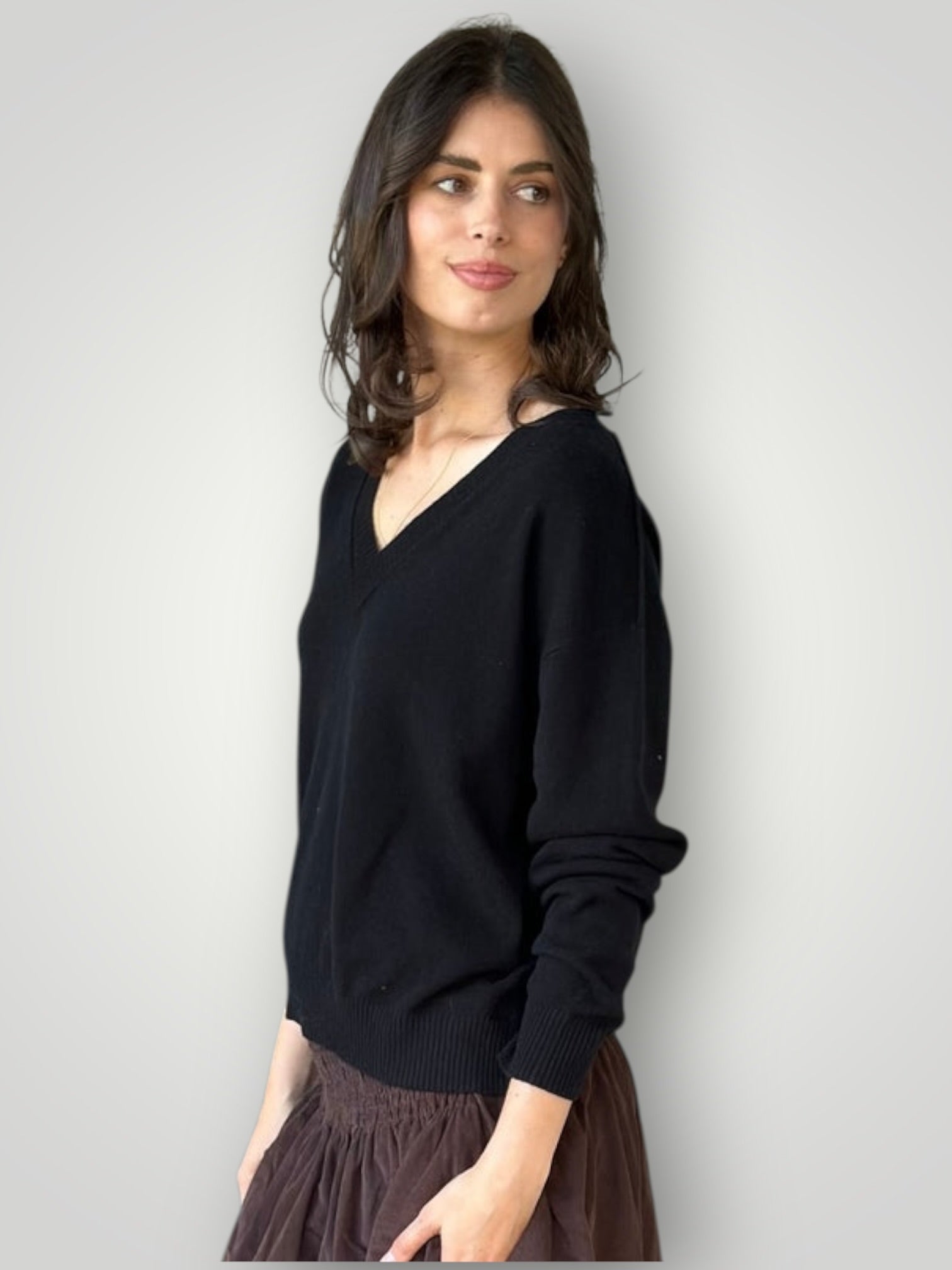 mavis v neck knit- -black cashmere Apparel