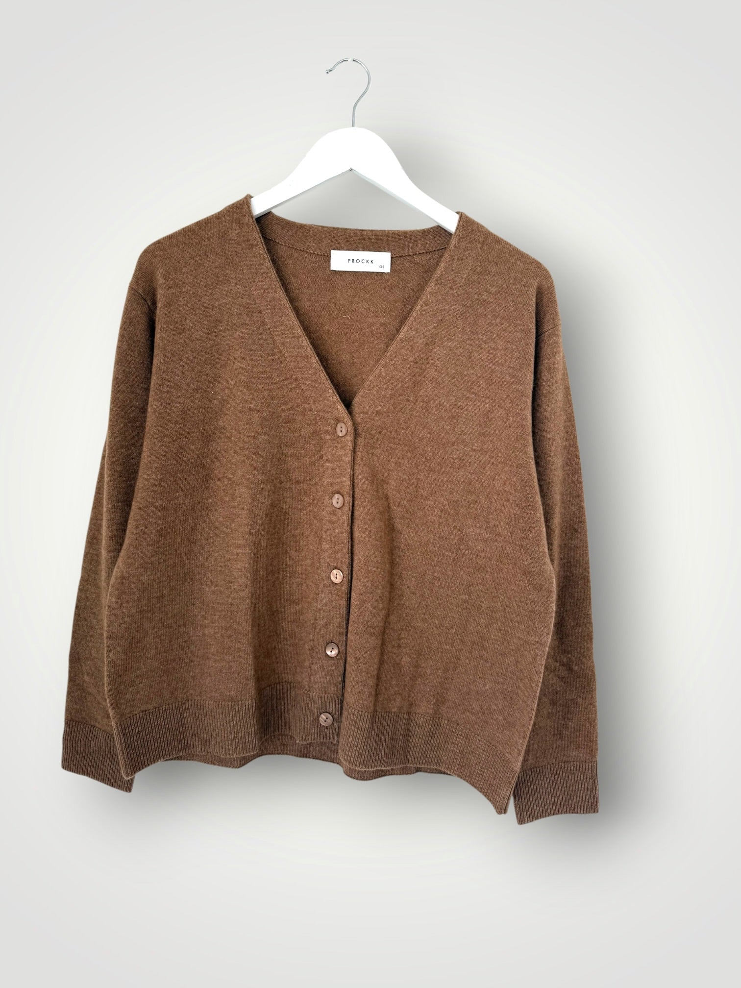 hannah cashmere v-neck cardi- caramel