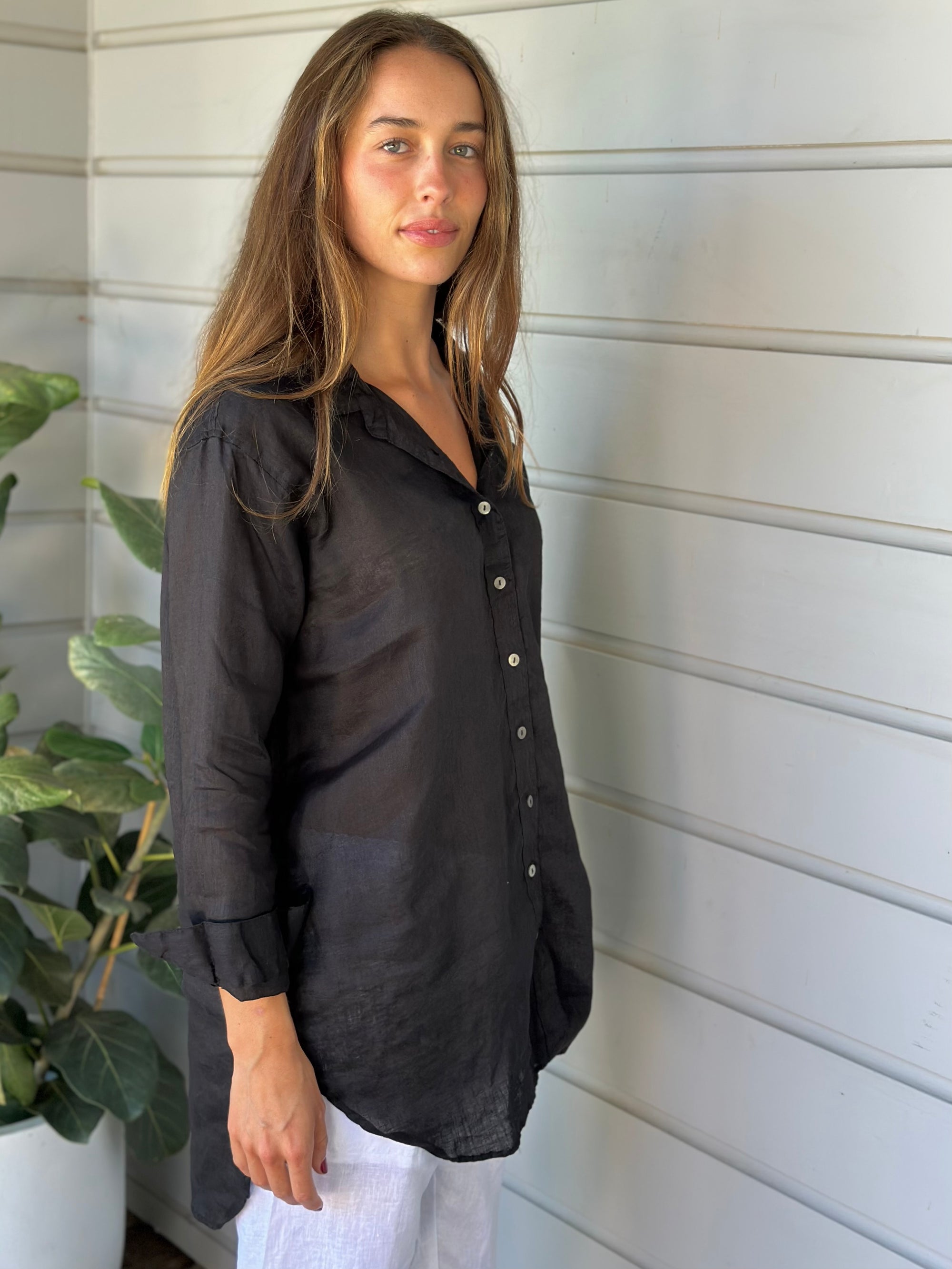 skyla shirt - black linen Apparel