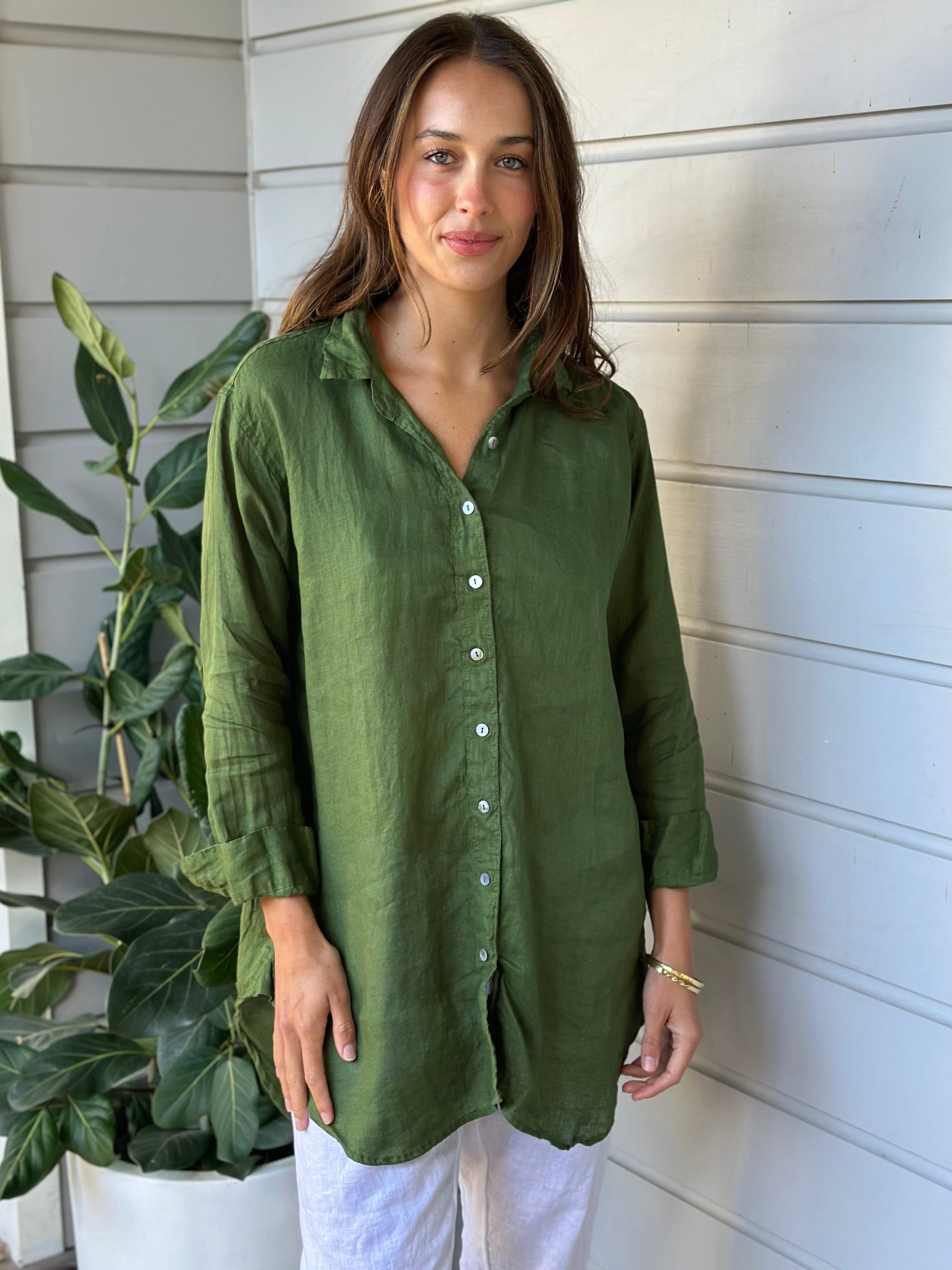 skyla shirt - moss linen Apparel  