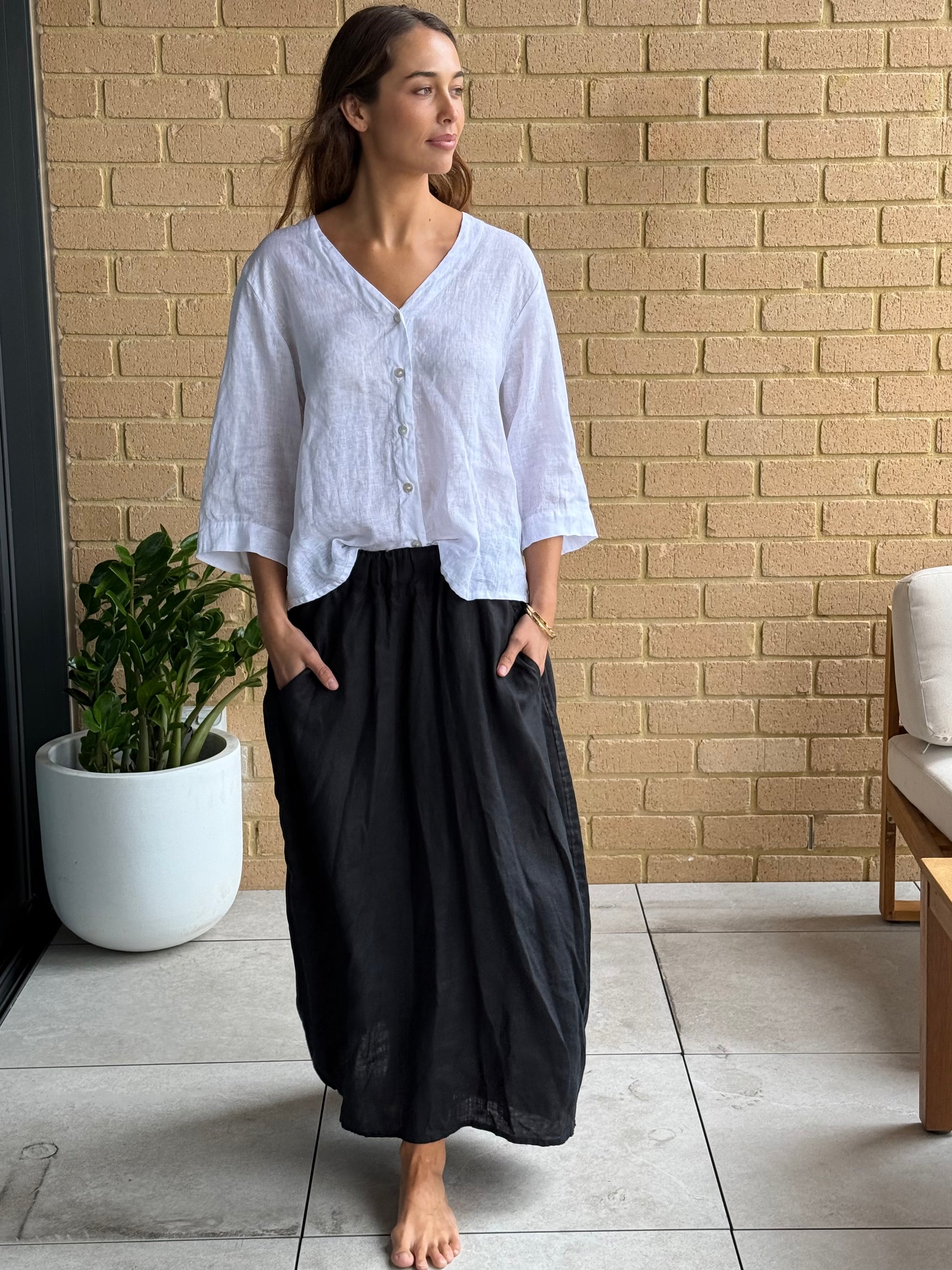 lana skirt - black linen Apparel