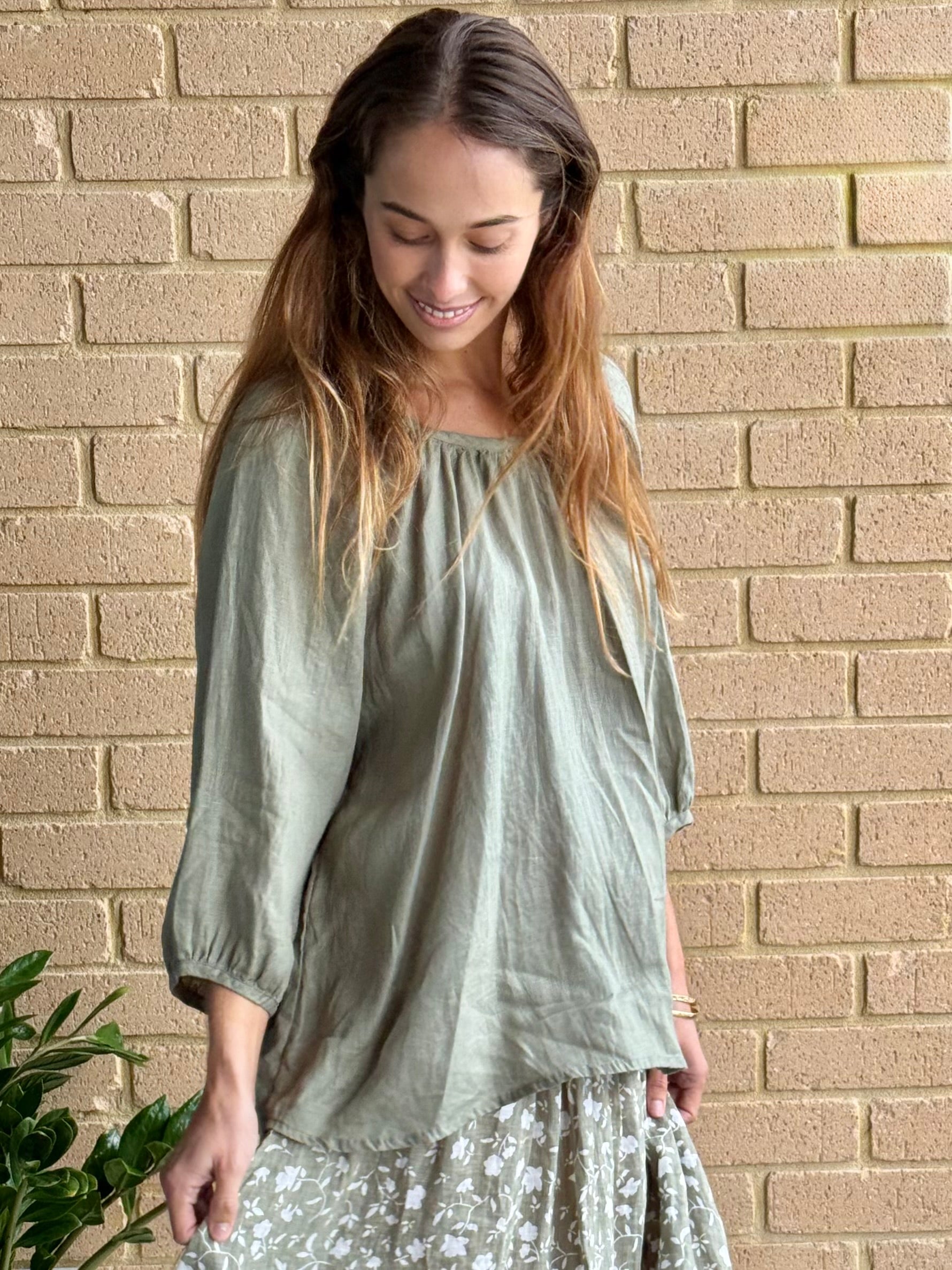 louisa top-sage linen Apparel