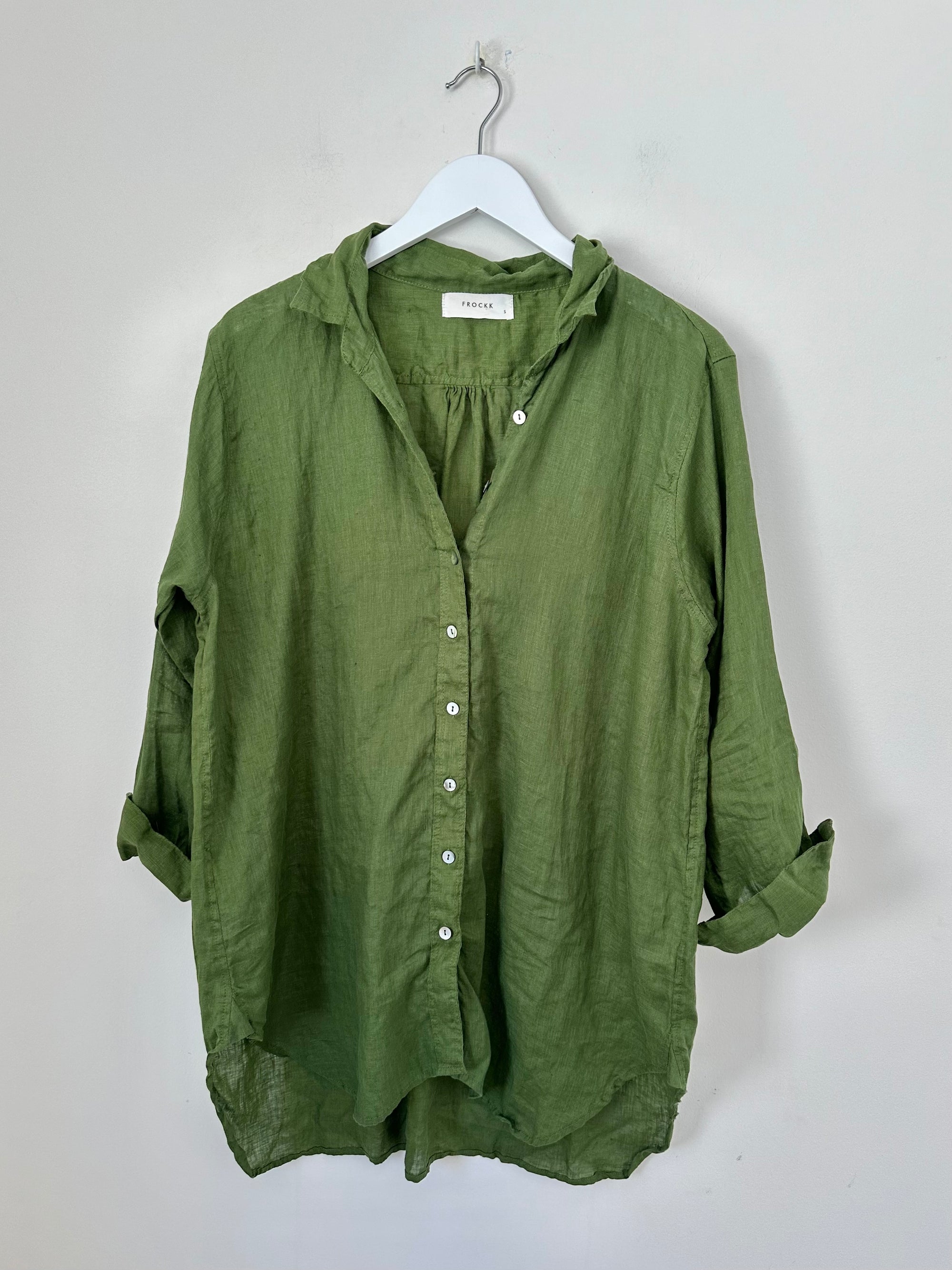 skyla shirt - moss linen Apparel  