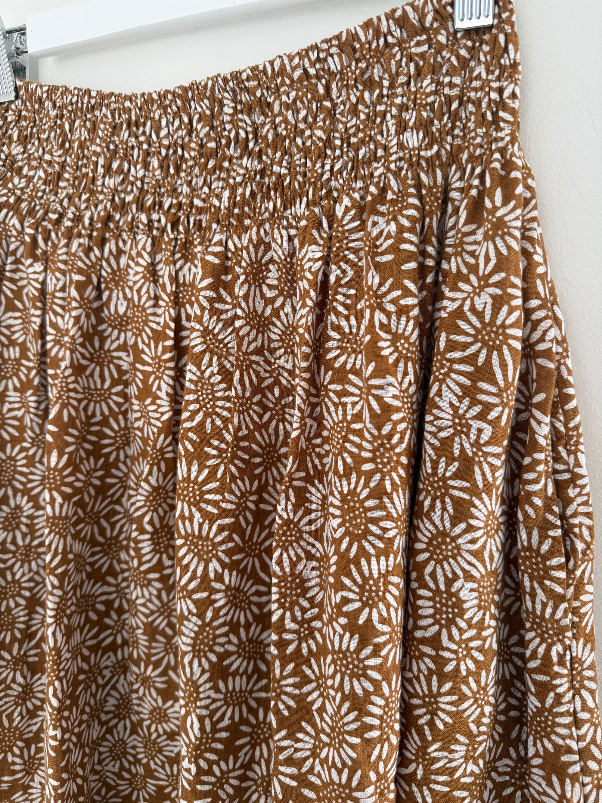 lulu skirt - caramel daisy linen Apparel