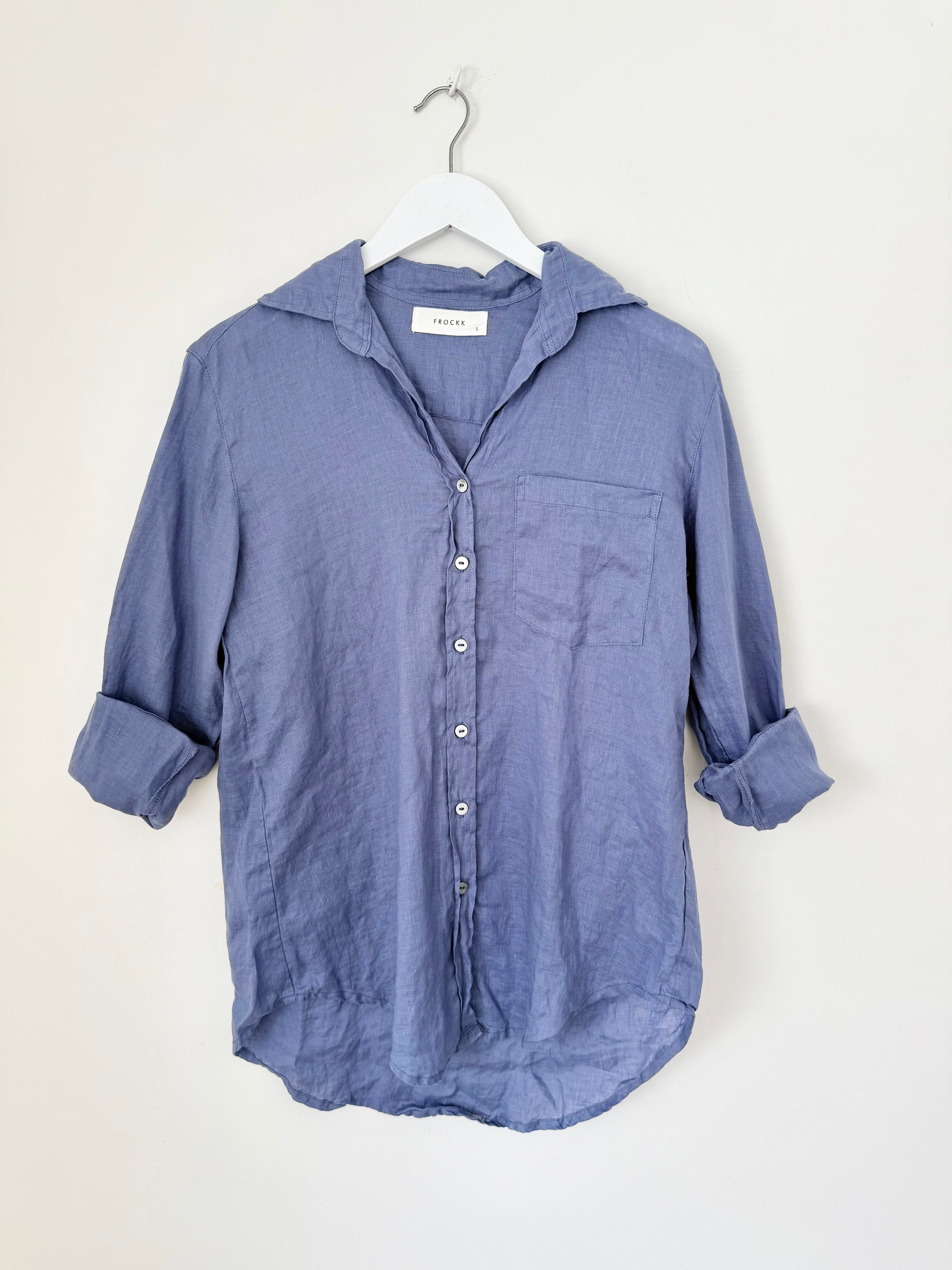 erika shirt-cornflower linen Apparel