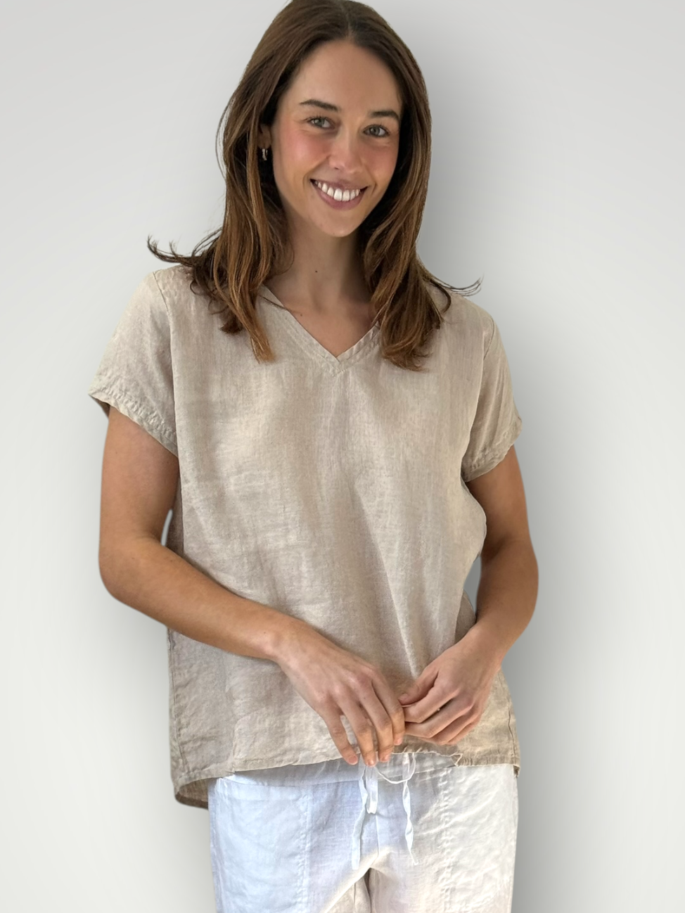 ellie v neck -natural linen Apparel