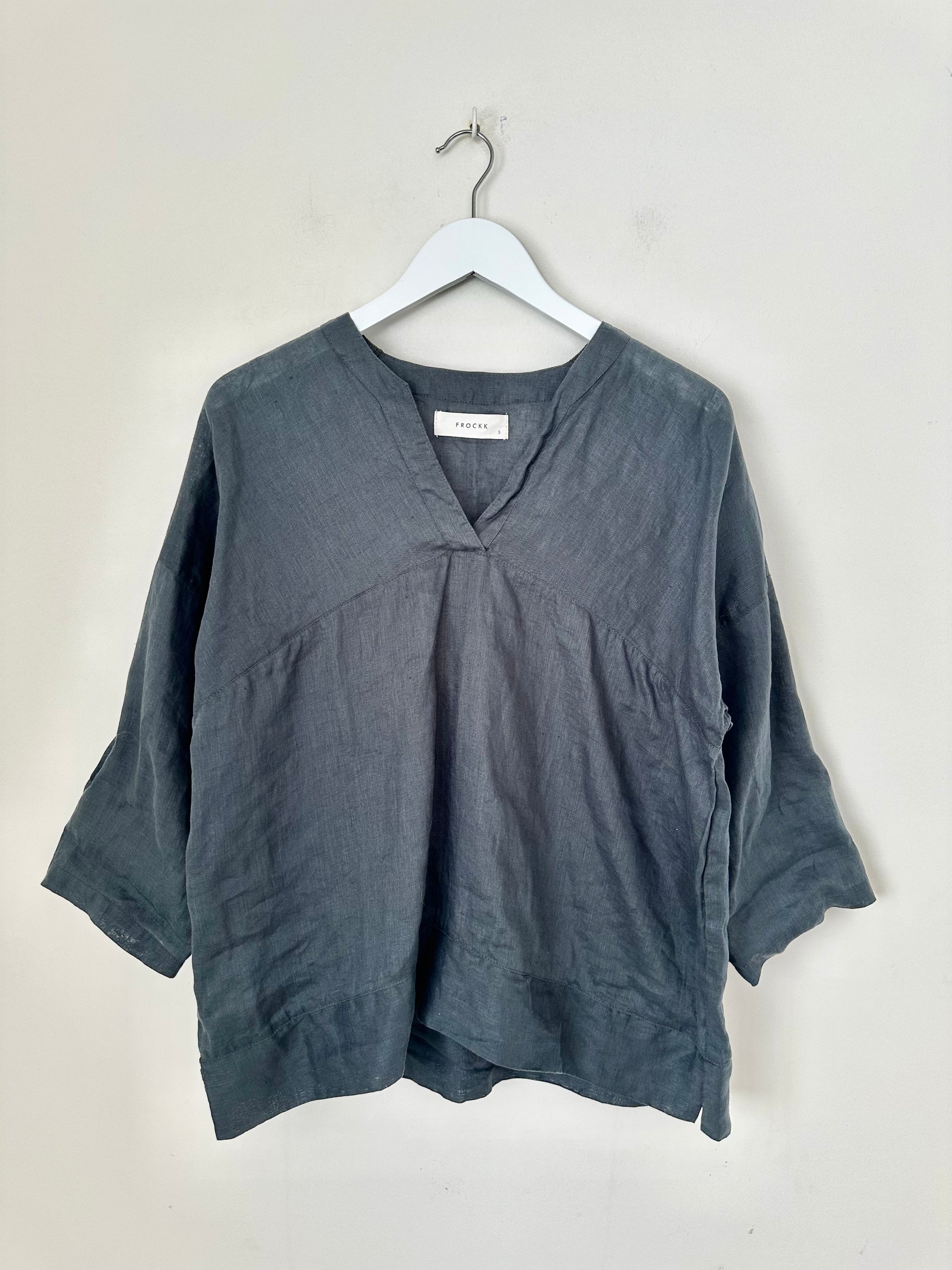 francis top - charcoal linen Apparel  