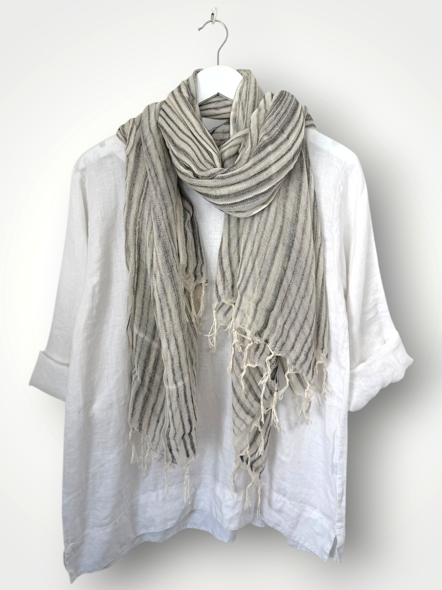 soft neck scarf-grey/off white stripe