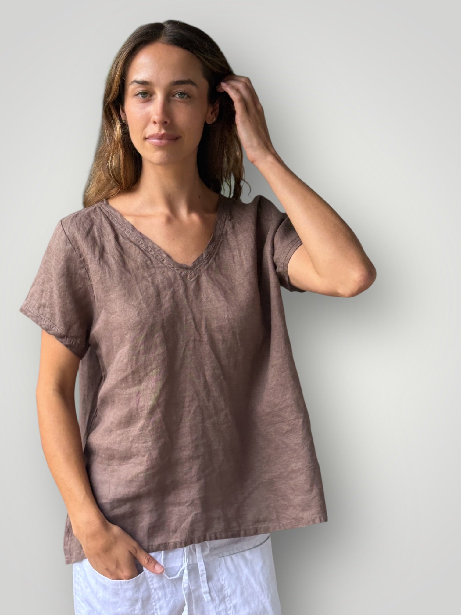 ellie v neck-soil linen