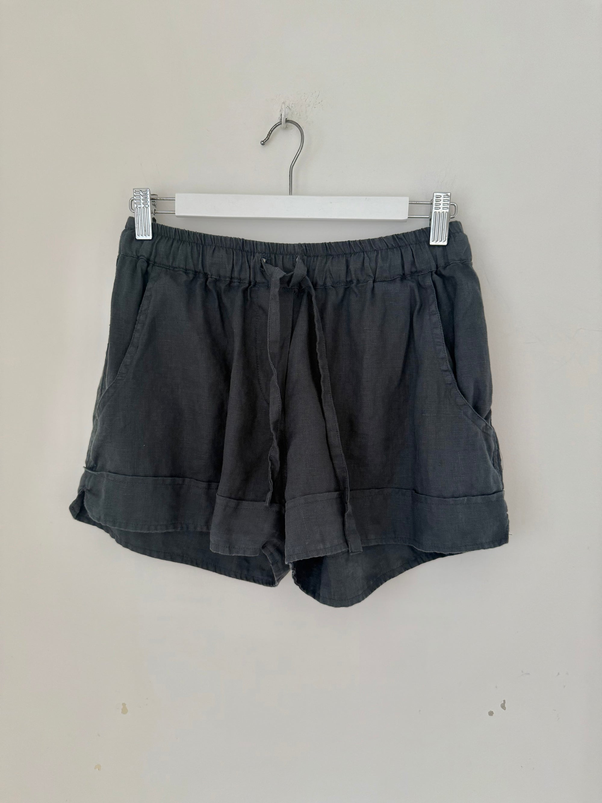 piper short - charcoal linen