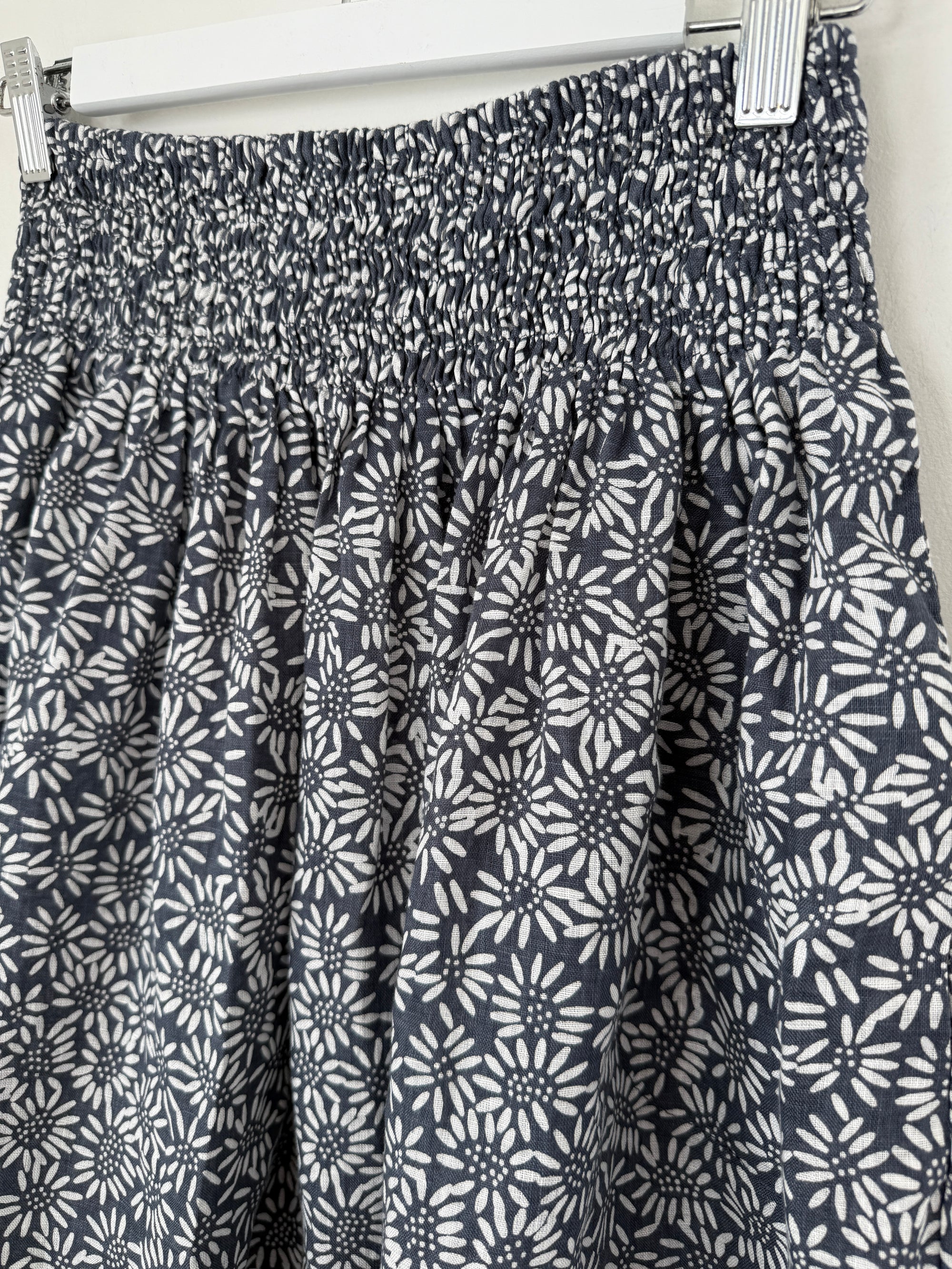 zoe skirt - grey daisy linen Apparel