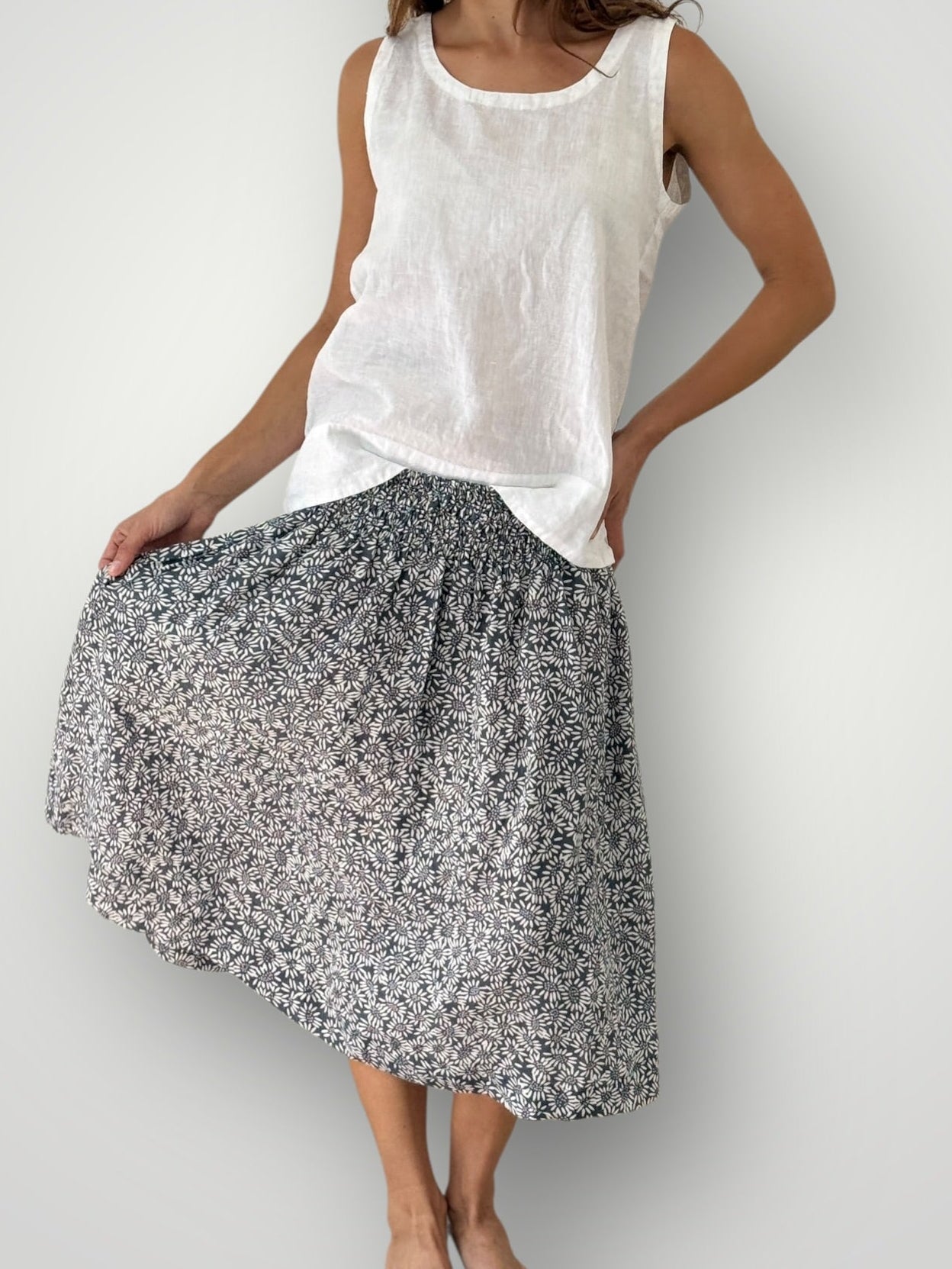 lola skirt - slate grey daisy linen Apparel