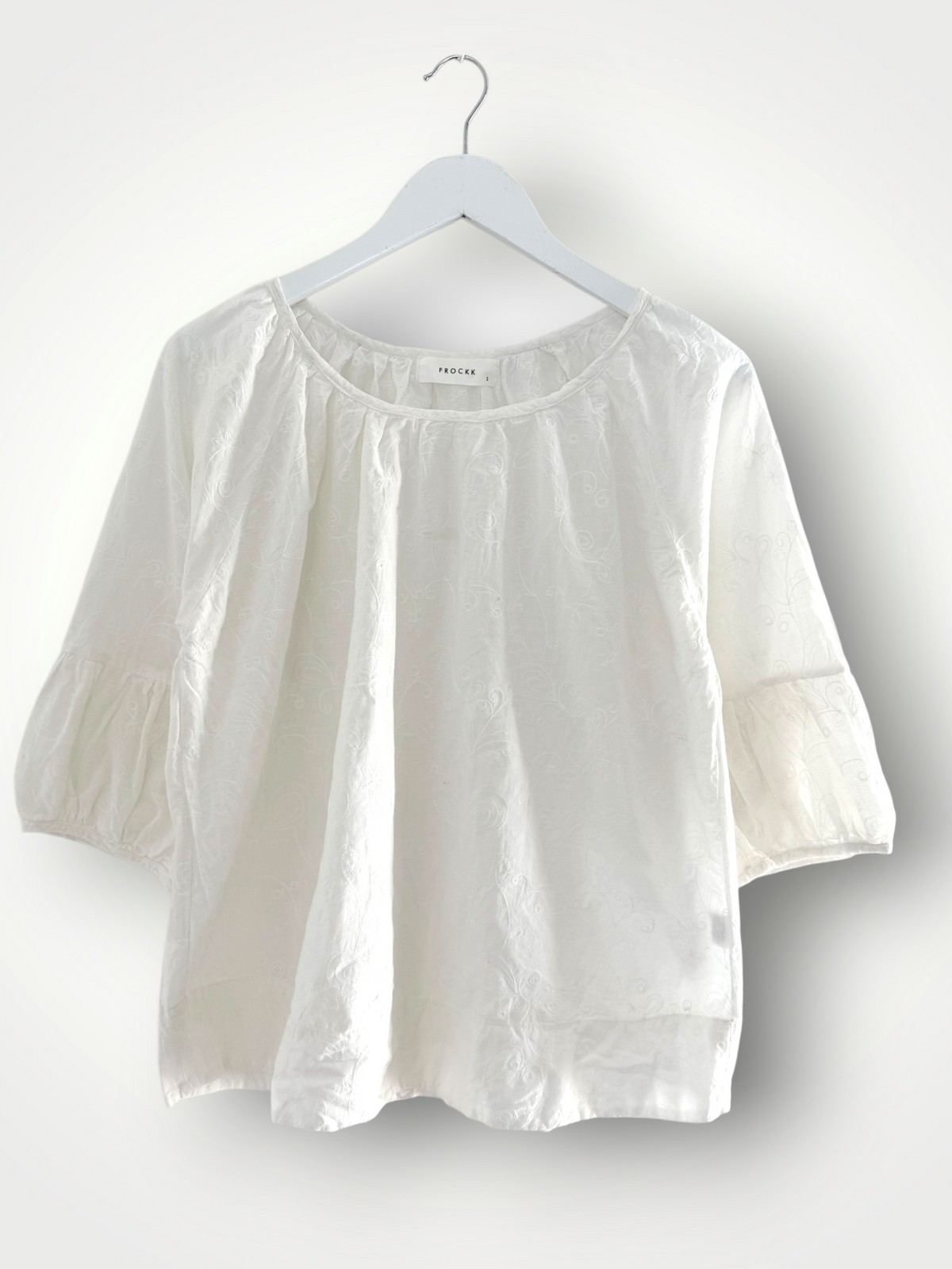 julia top-white cotton embroidery Apparel