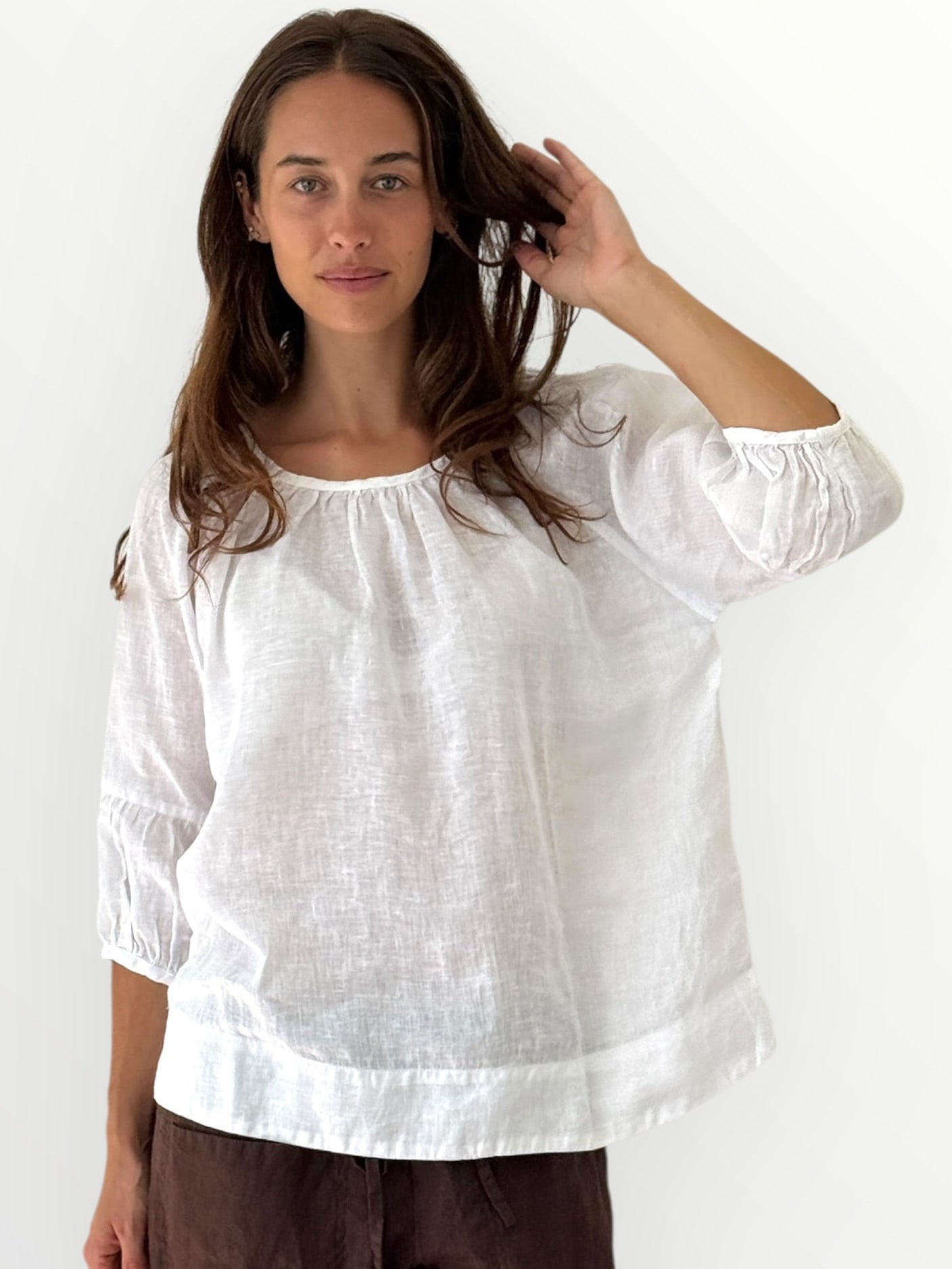 julia top-white linen Apparel