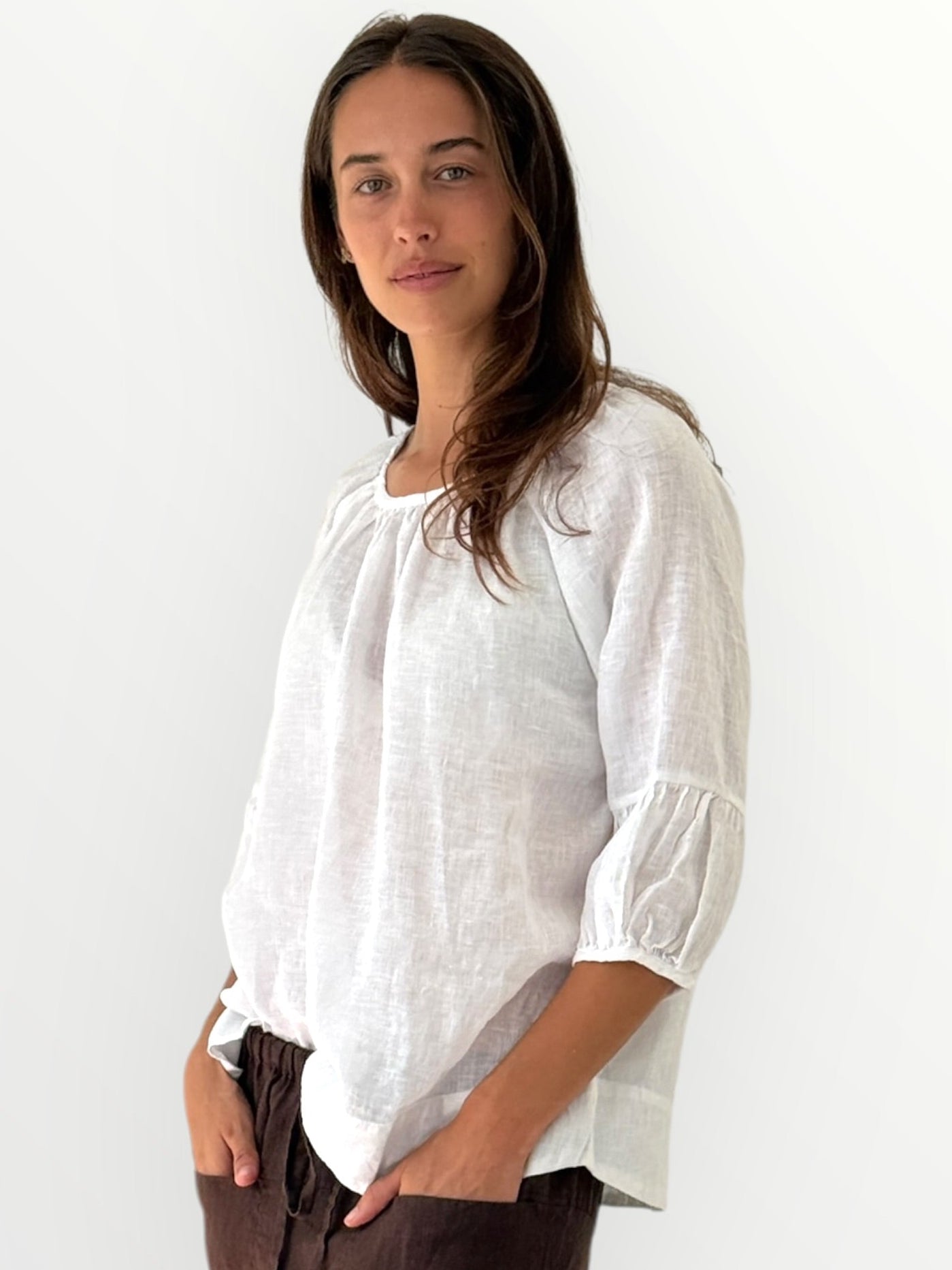 julia top-white linen Apparel