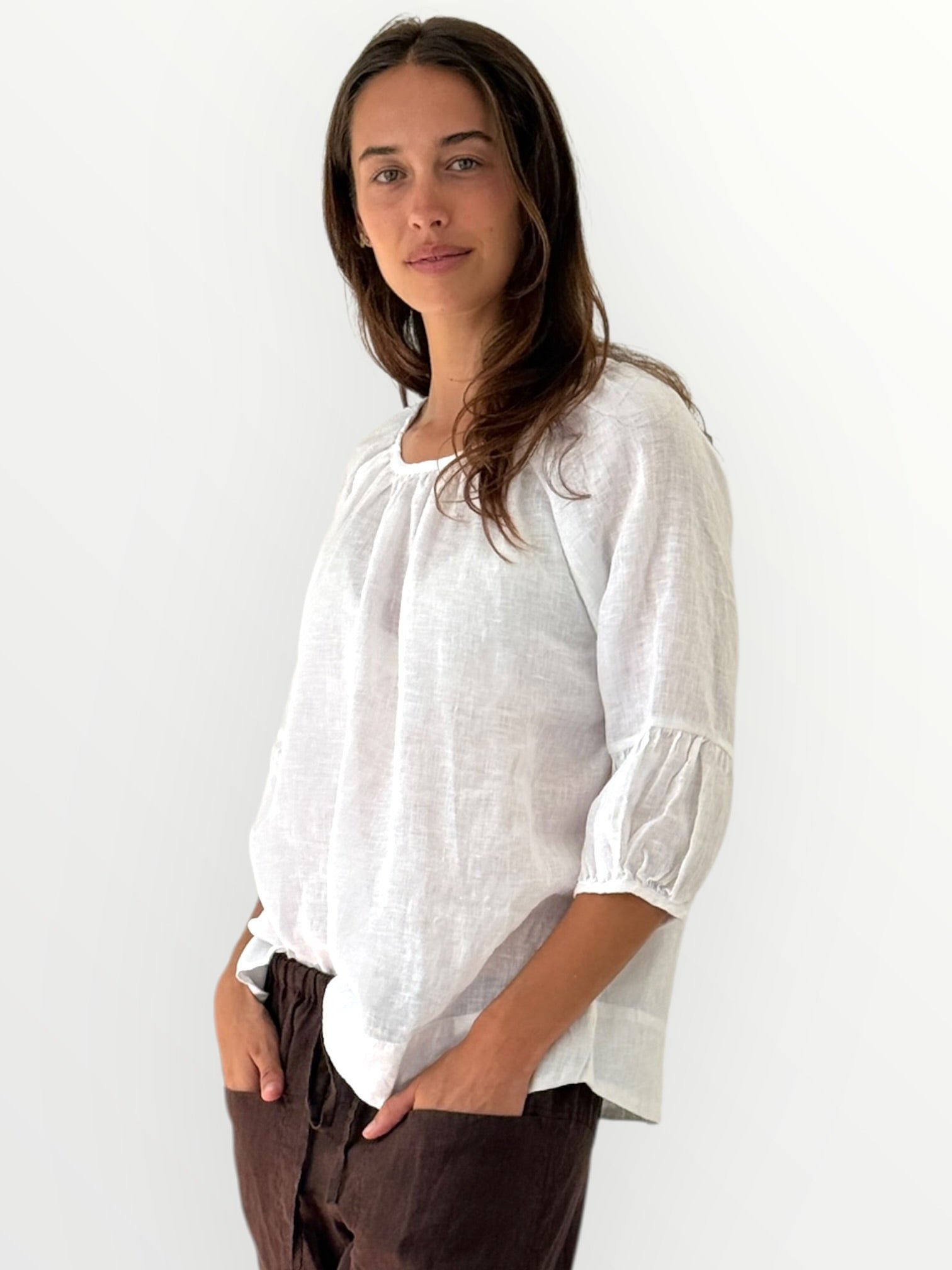 julia top-white linen Apparel