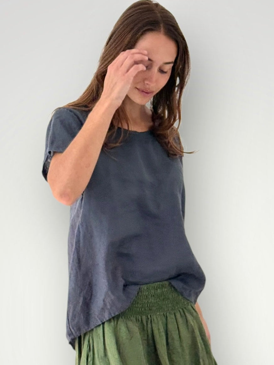ellie round neck-slate linen Apparel