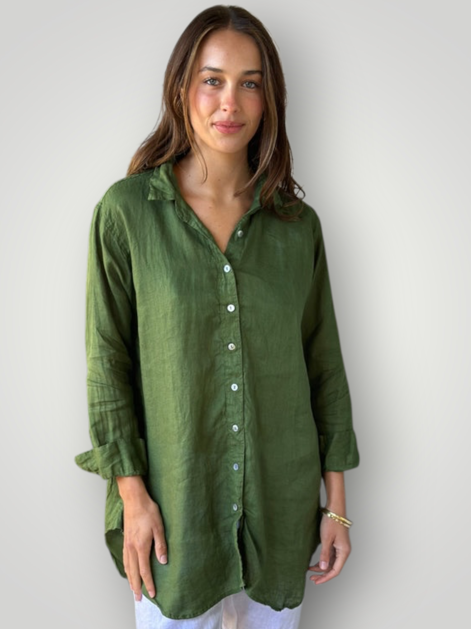 skyla shirt - moss linen Apparel