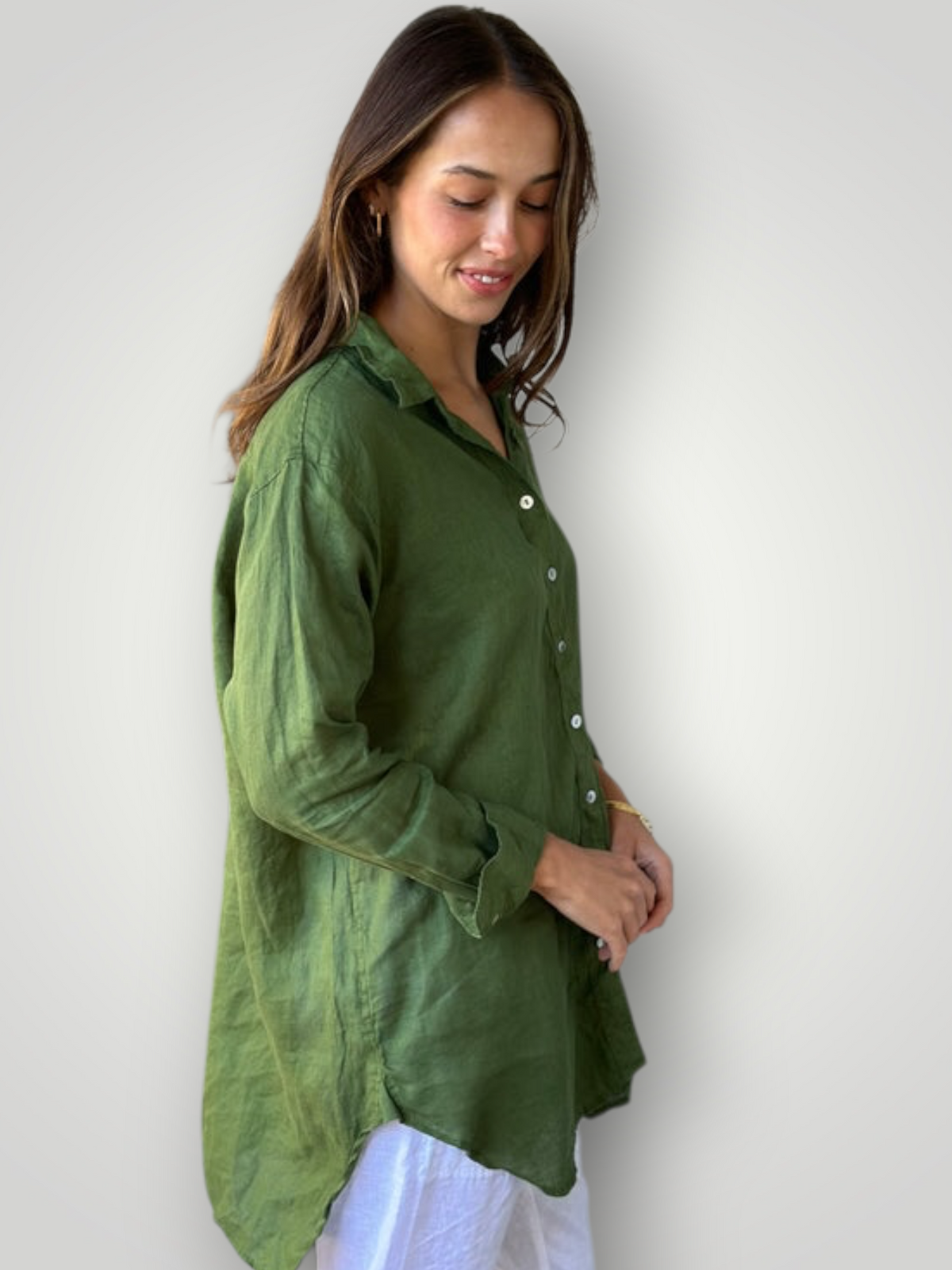 skyla shirt - moss linen Apparel
