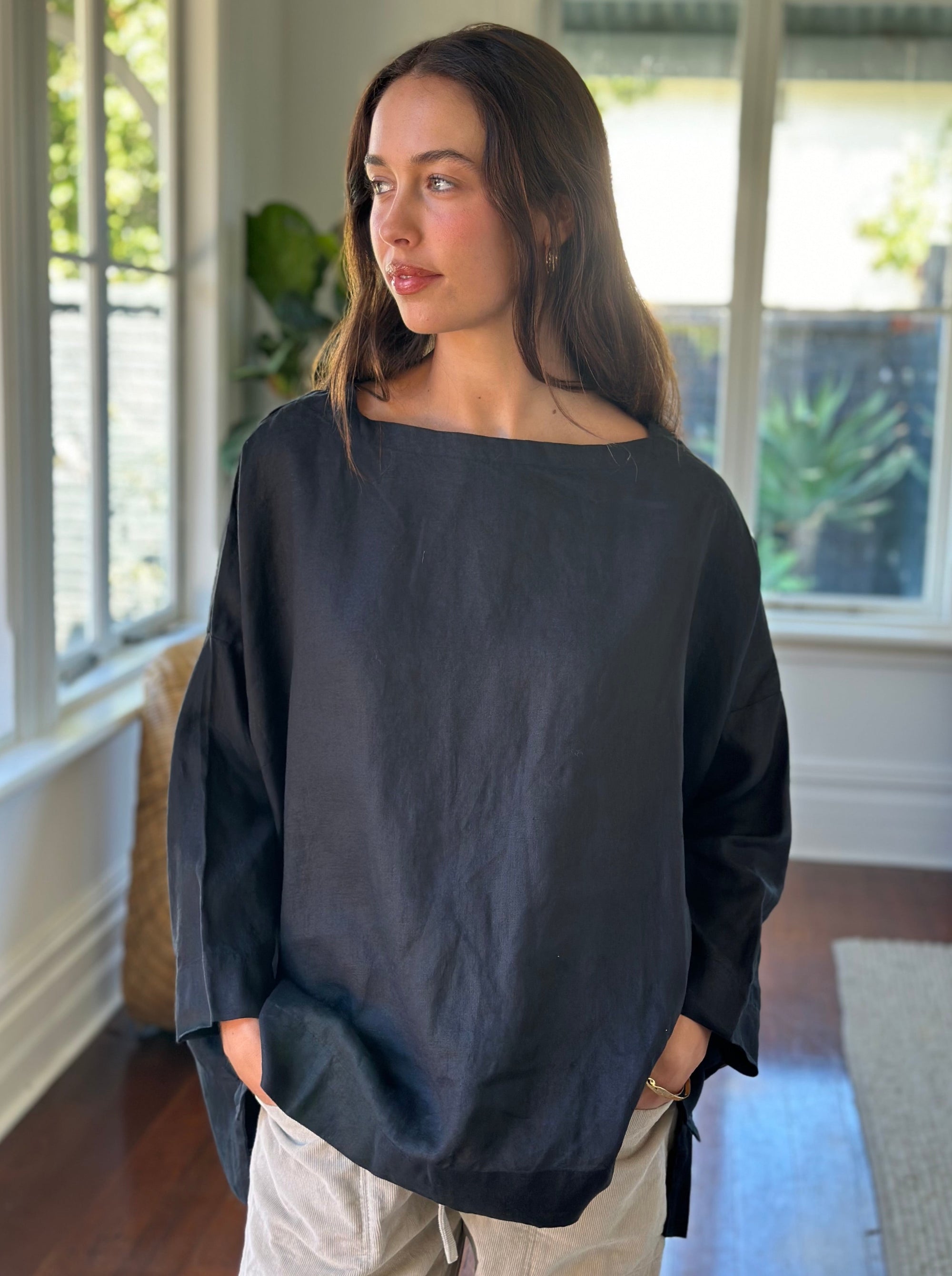 avril top - black linen Apparel  