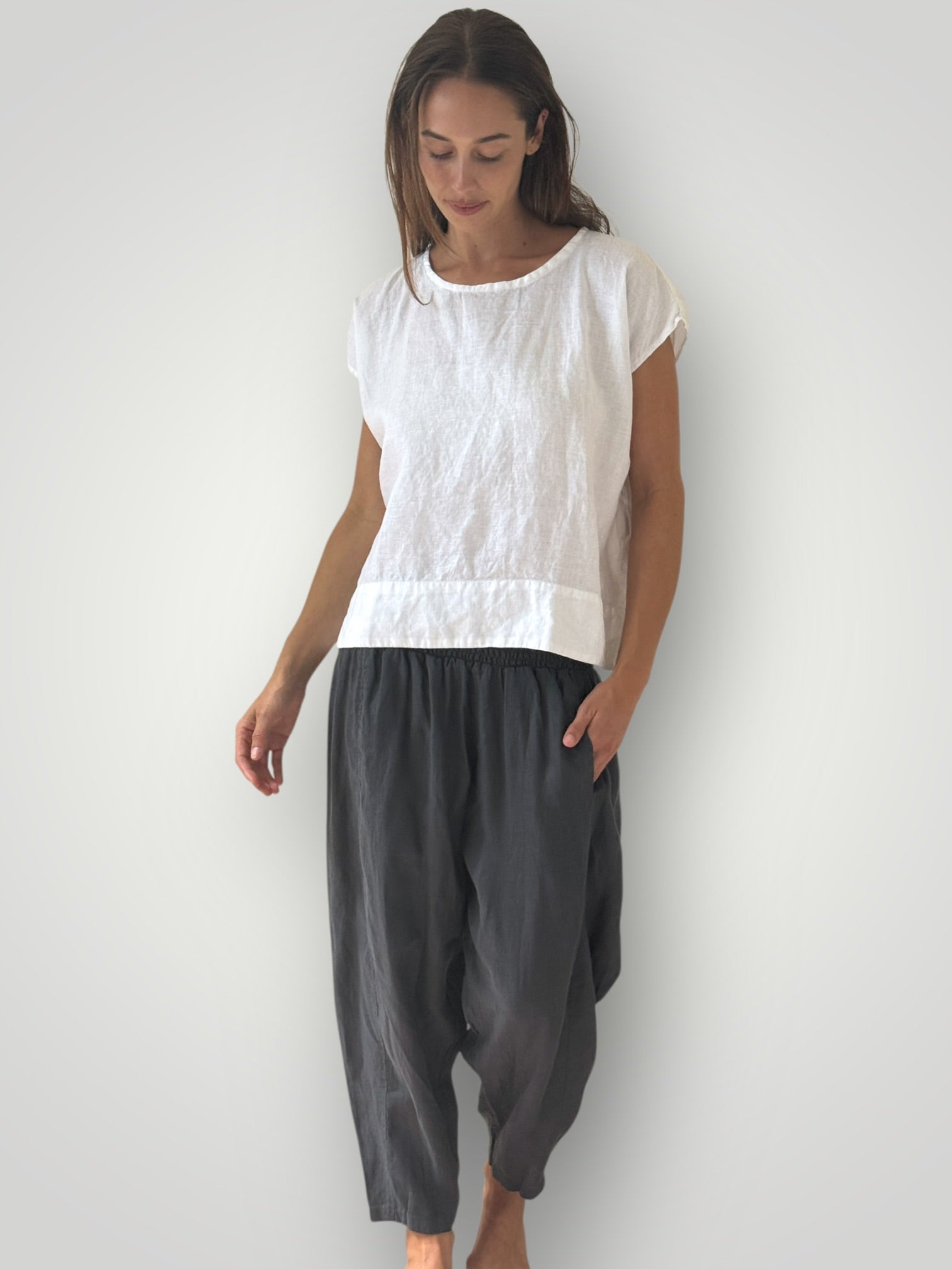 frankie barrel leg pant -charcoal linen Apparel