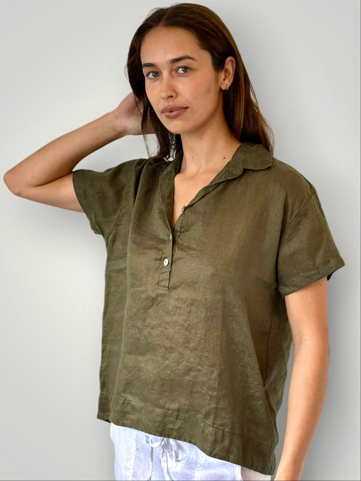 celia top -army linen Apparel