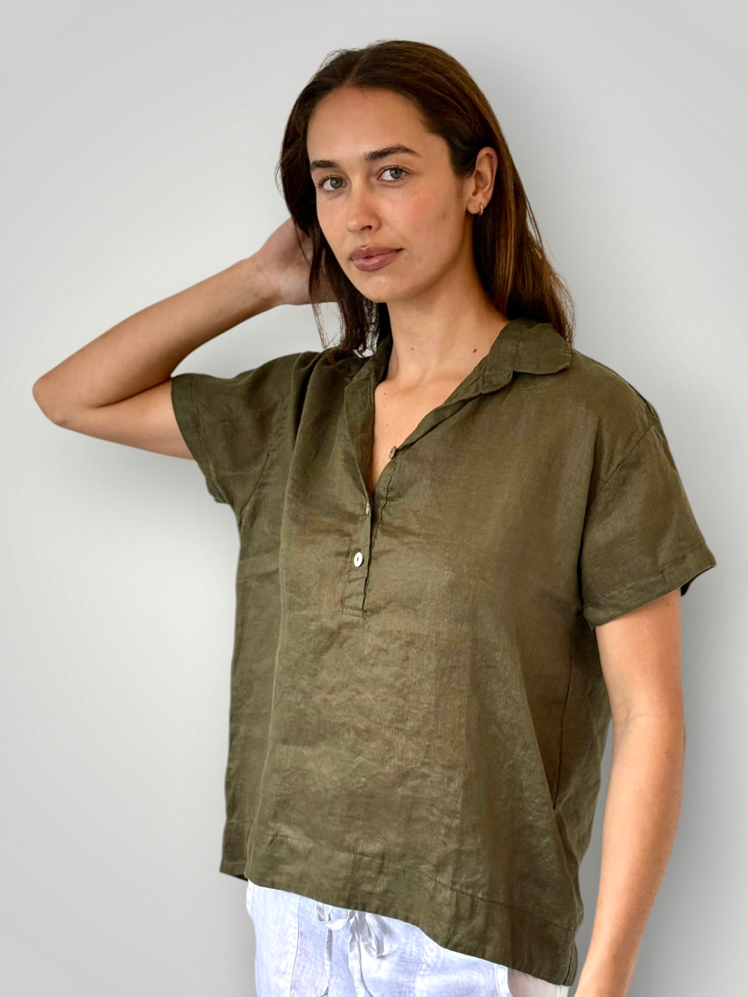 celia top -army linen Apparel