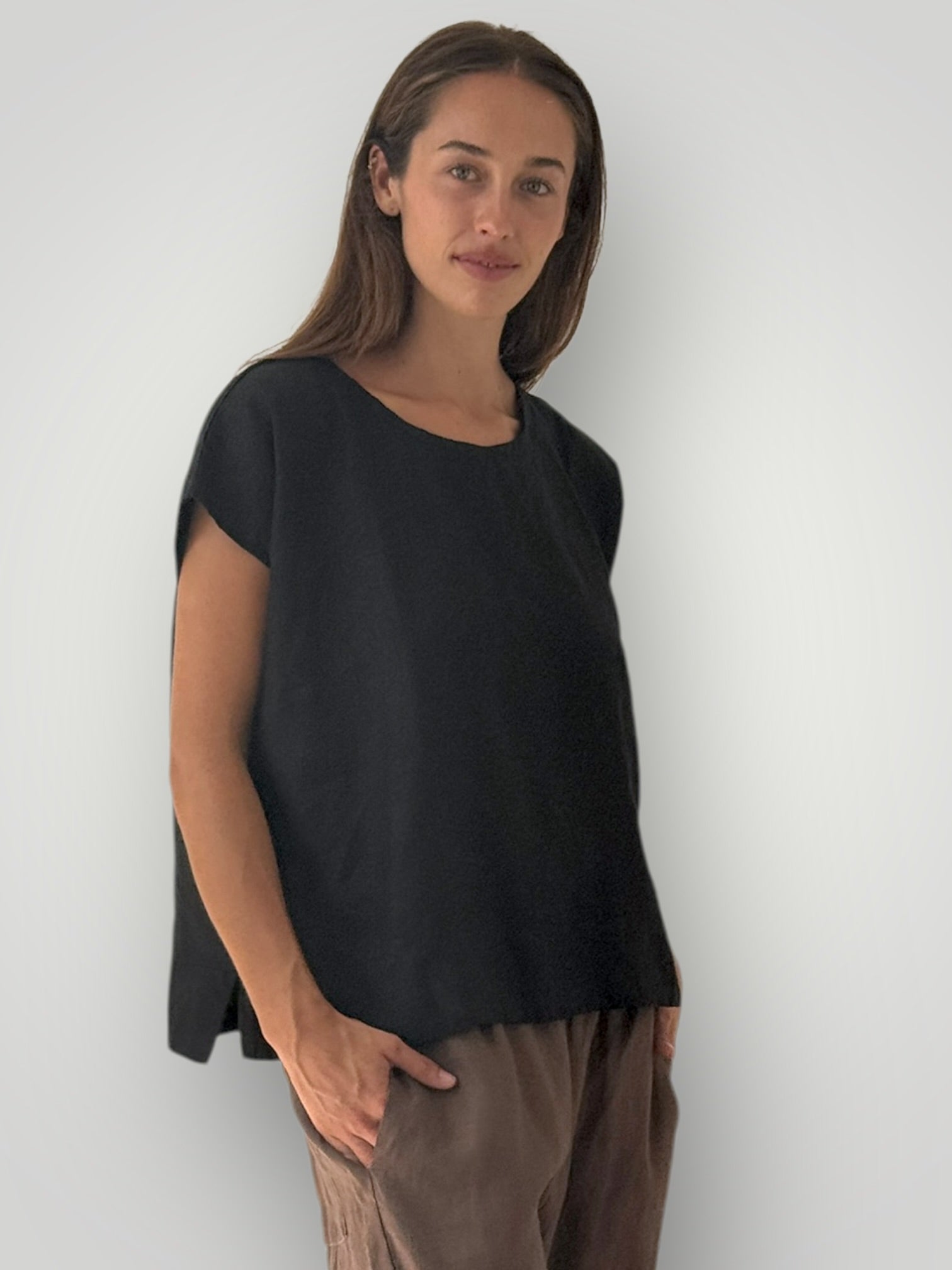 emma top - black linen Apparel