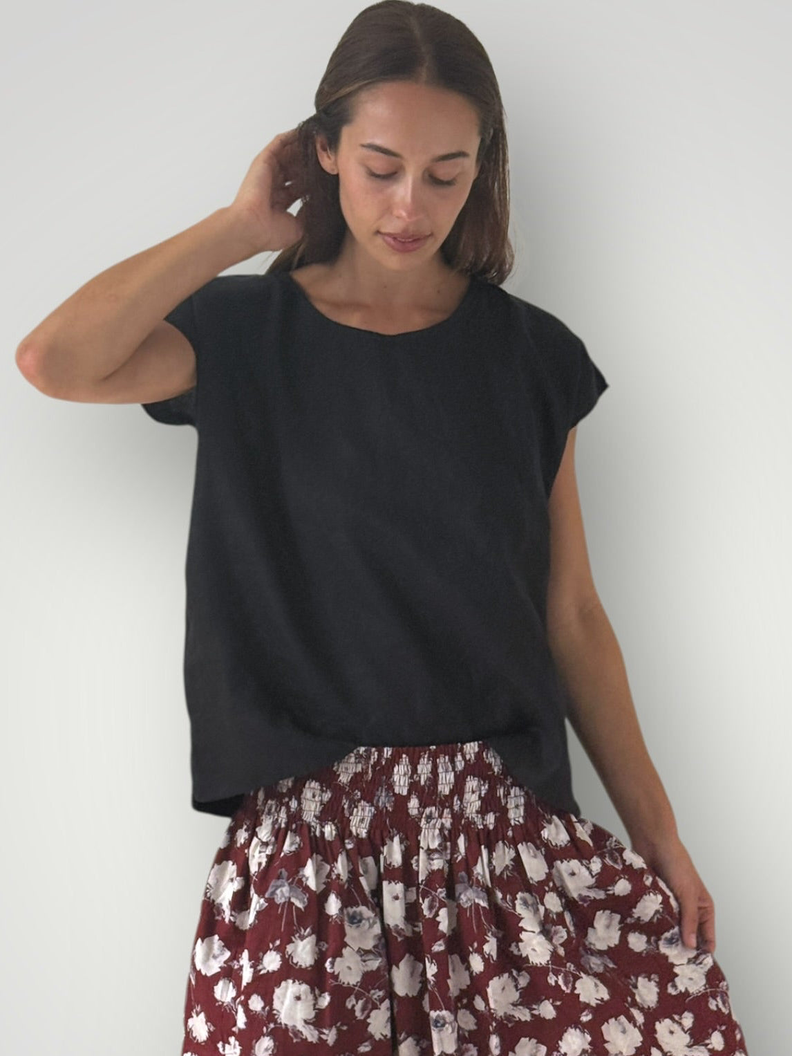emma top - black linen Apparel