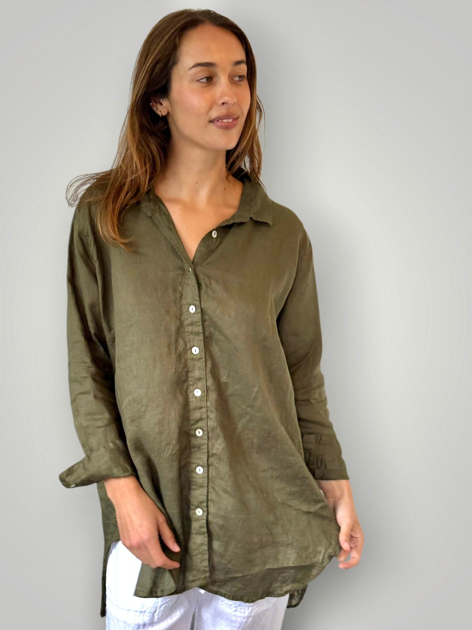 skyla shirt - army linen Apparel