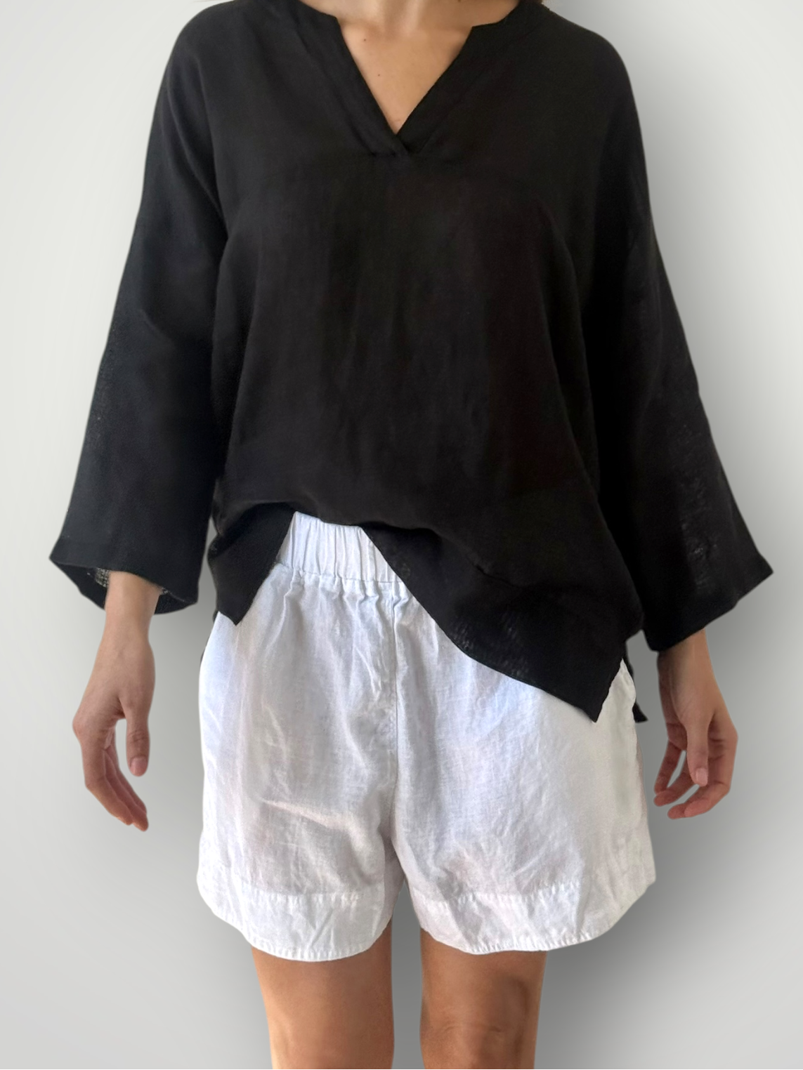 abbey short - white linen Apparel