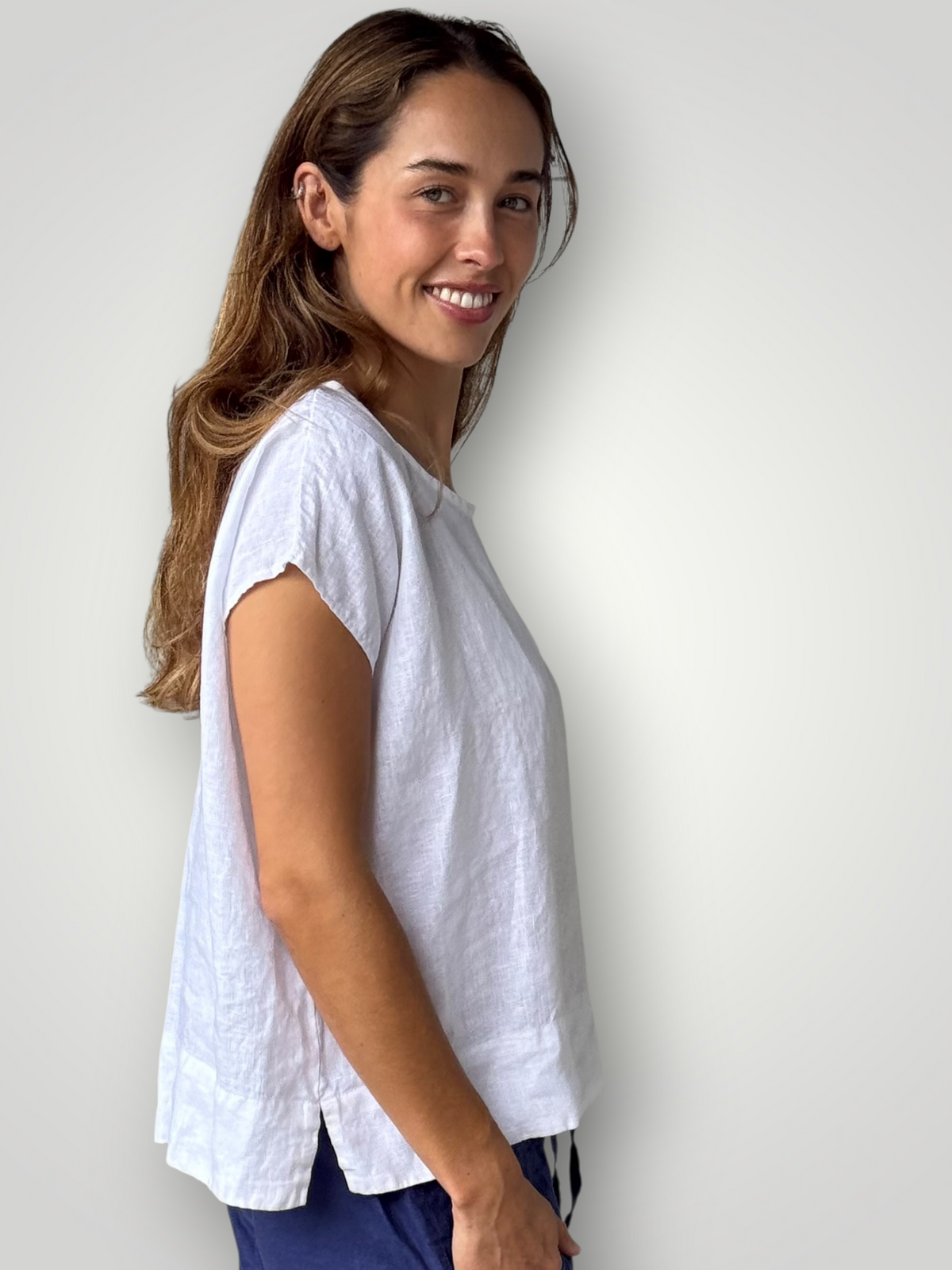 emma top - white linen Apparel