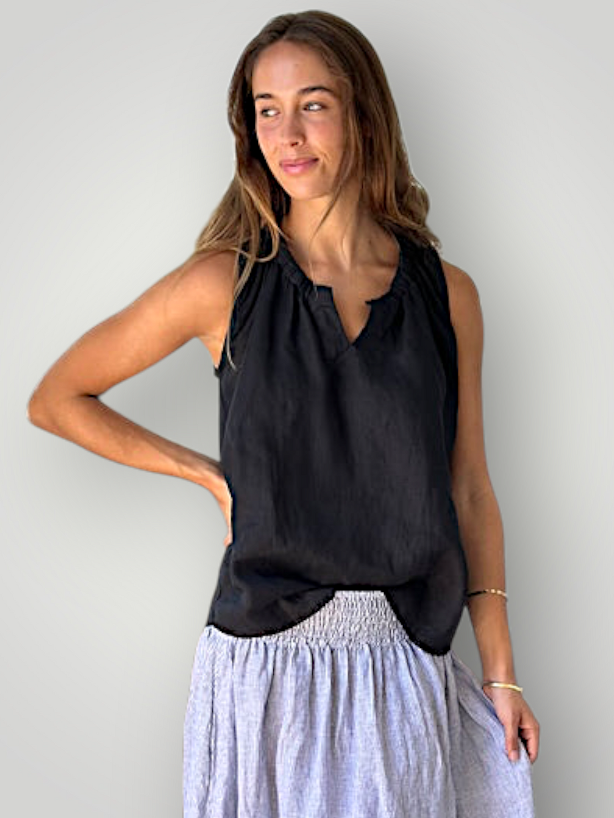 lucy top-black linen Apparel