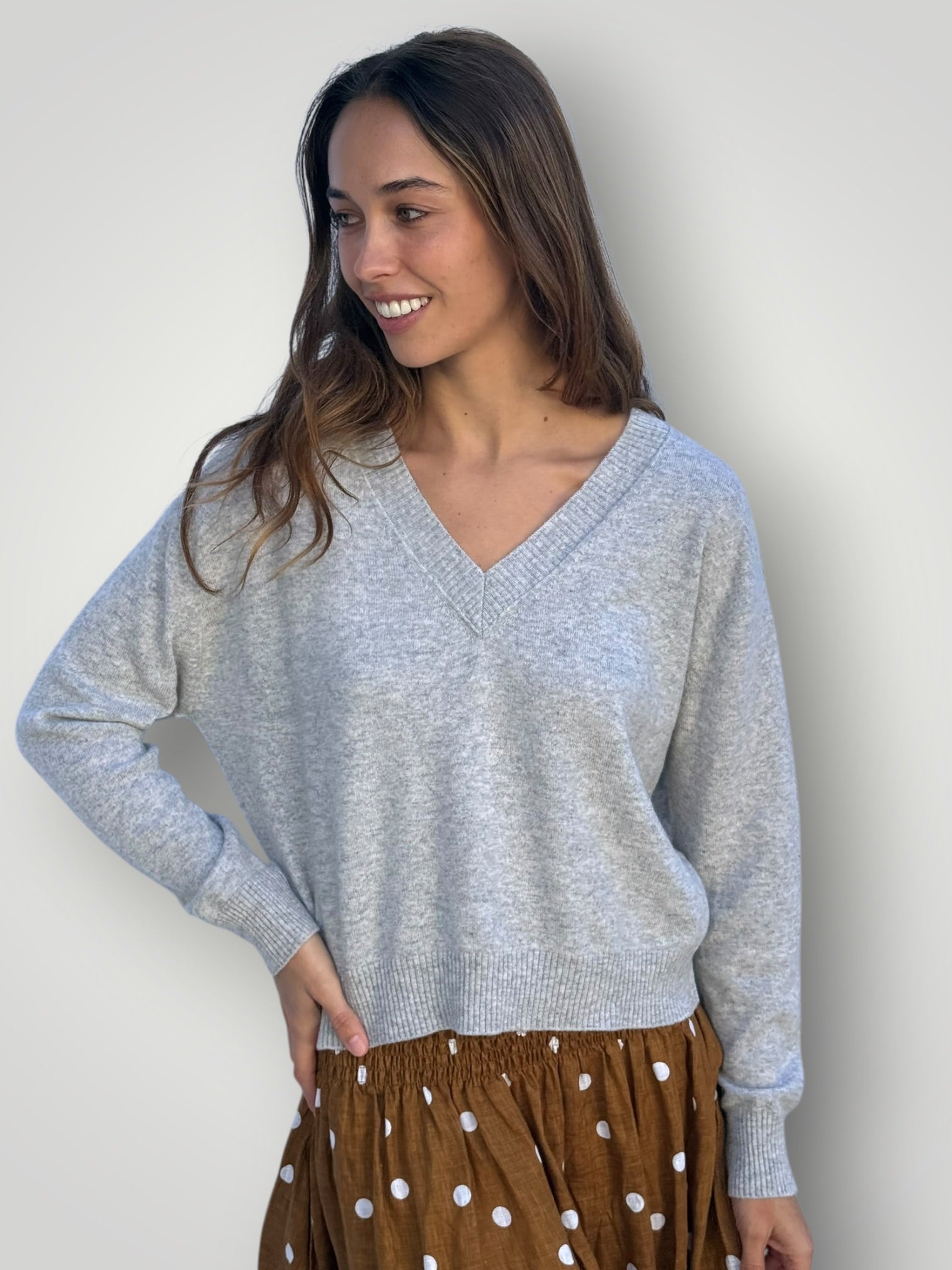 mavis v neck knit-light grey cashmere Apparel