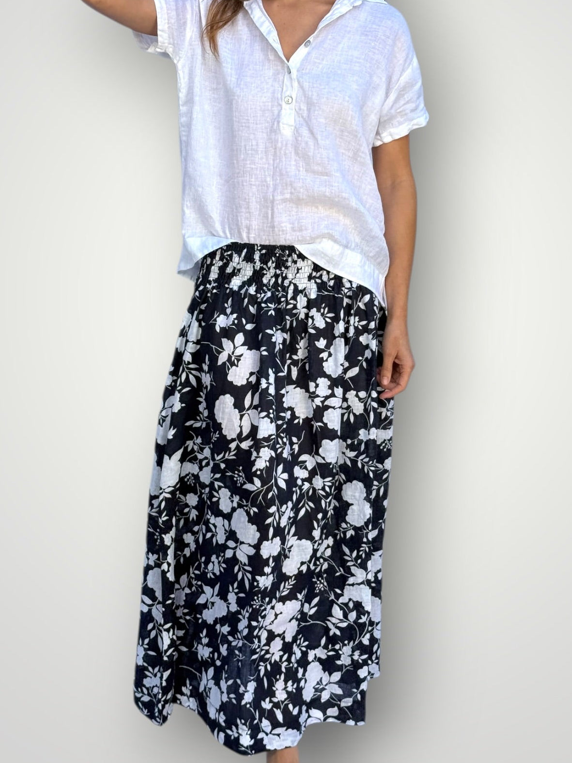 lulu skirt - big navy flower linen Apparel