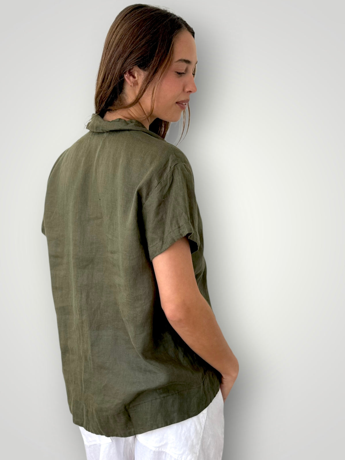 celia top -army linen Apparel