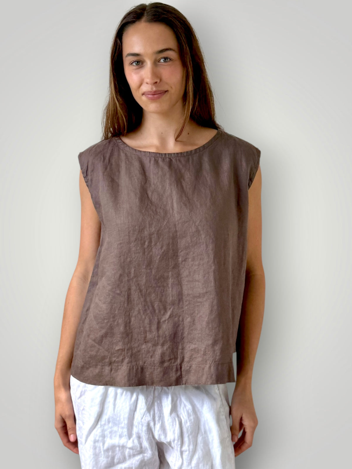 eva top - soil linen Apparel