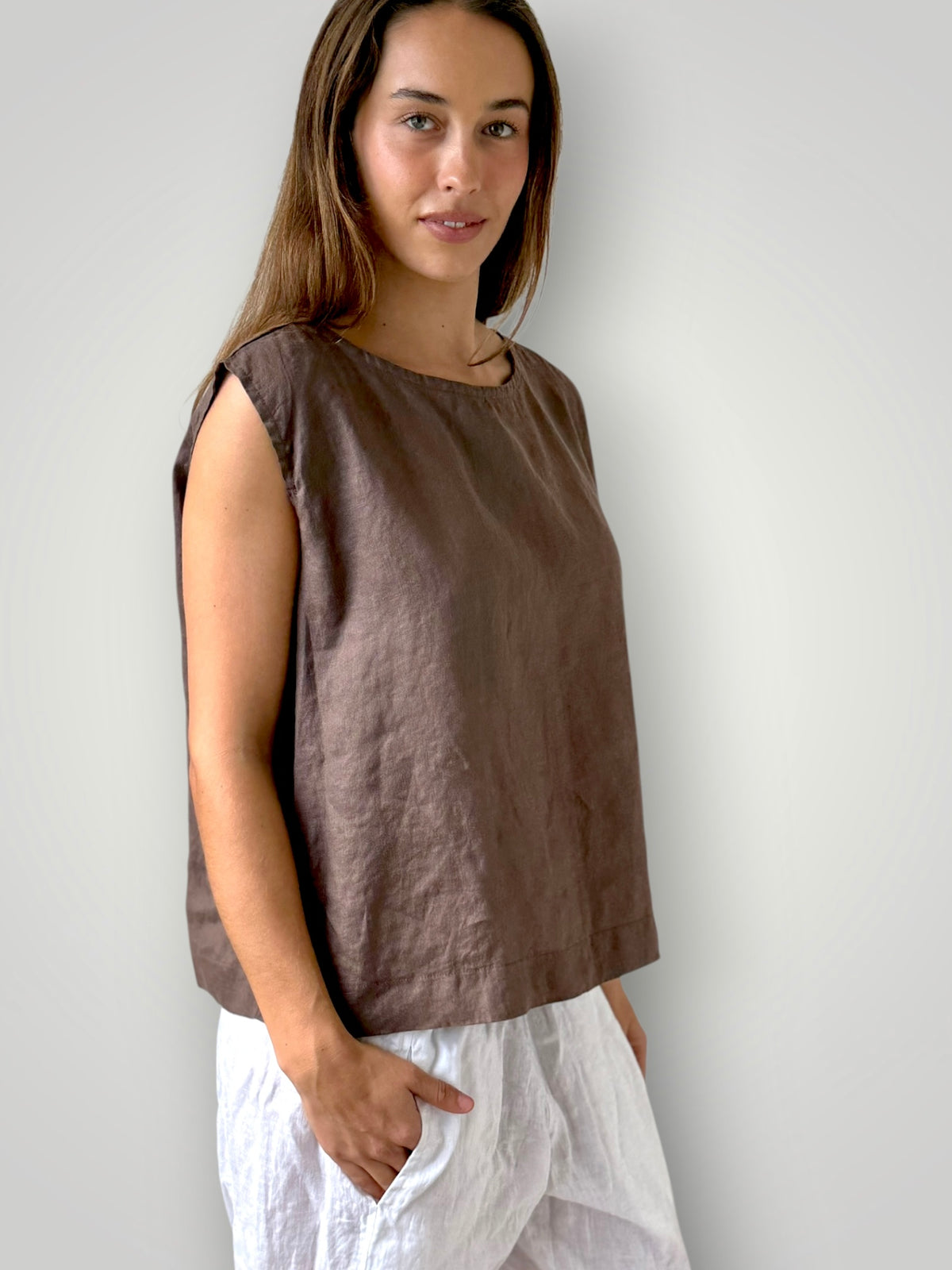 eva top - soil linen Apparel