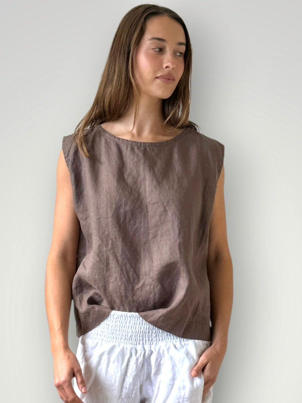 eva top - soil linen Apparel